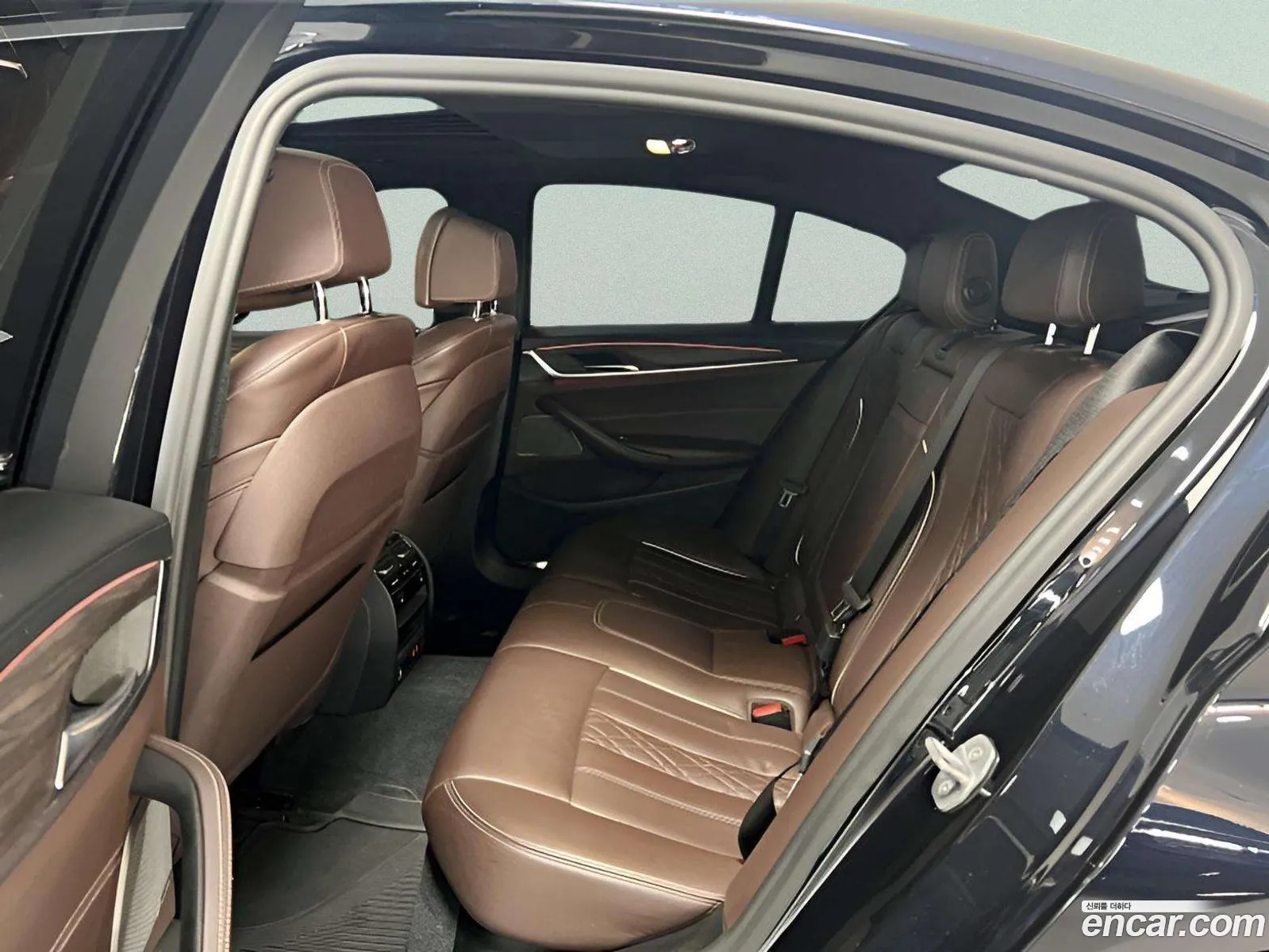 BMW 5 Series 2020 — 17