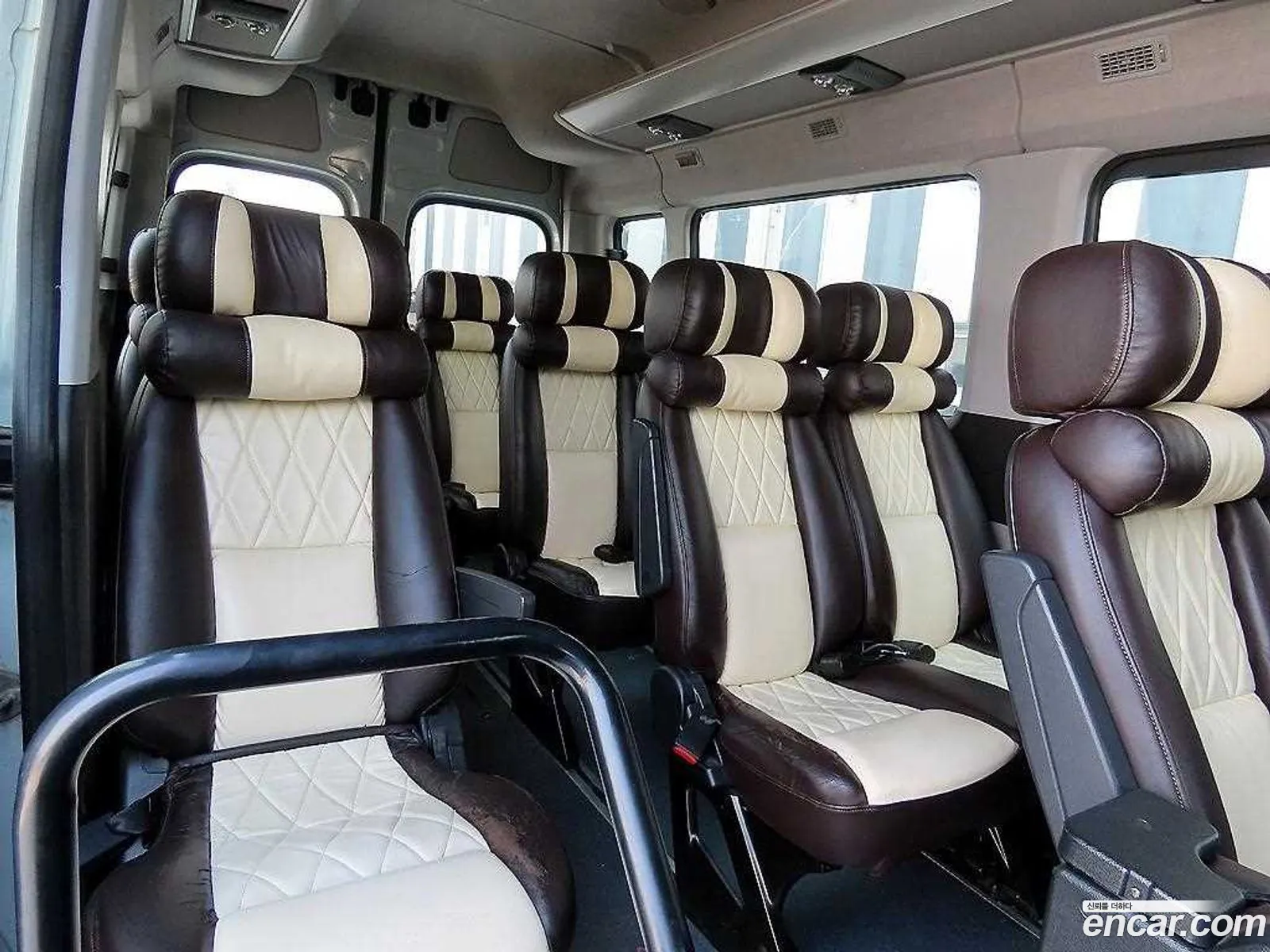 Hyundai Solati 2016 — 19