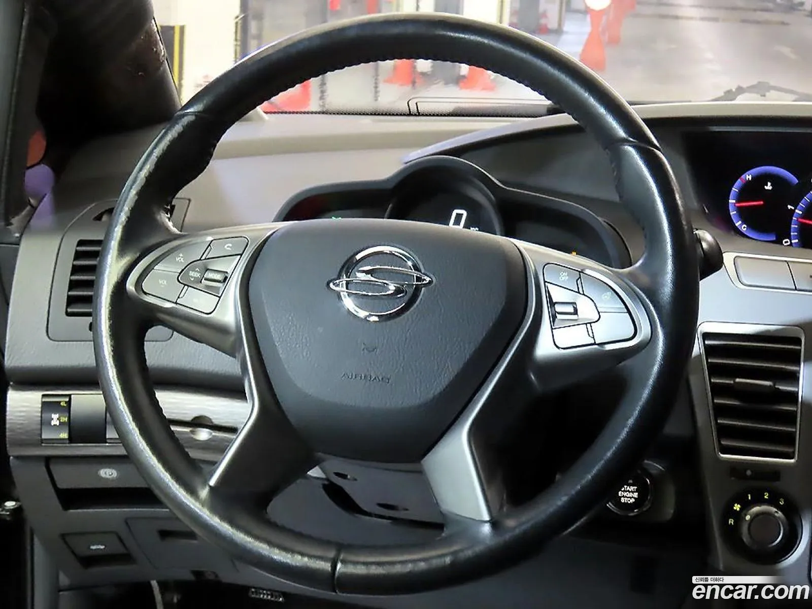 KG Mobility (SsangYong) Korando Turismo 2017 — 5