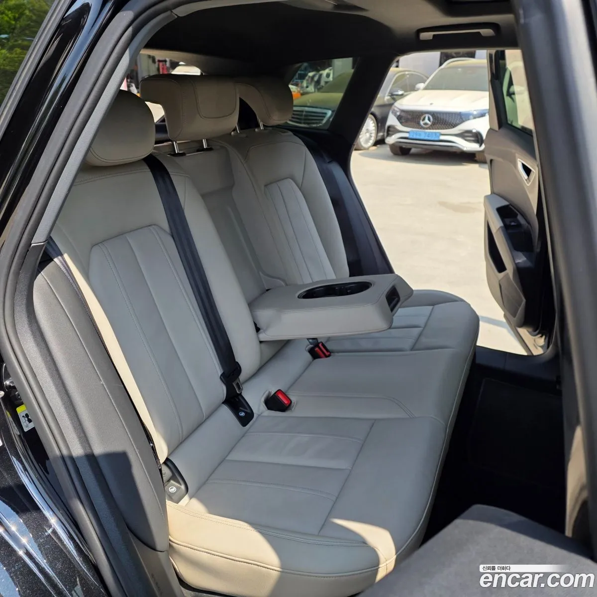 Audi Q4 e-tron 2022 — 3