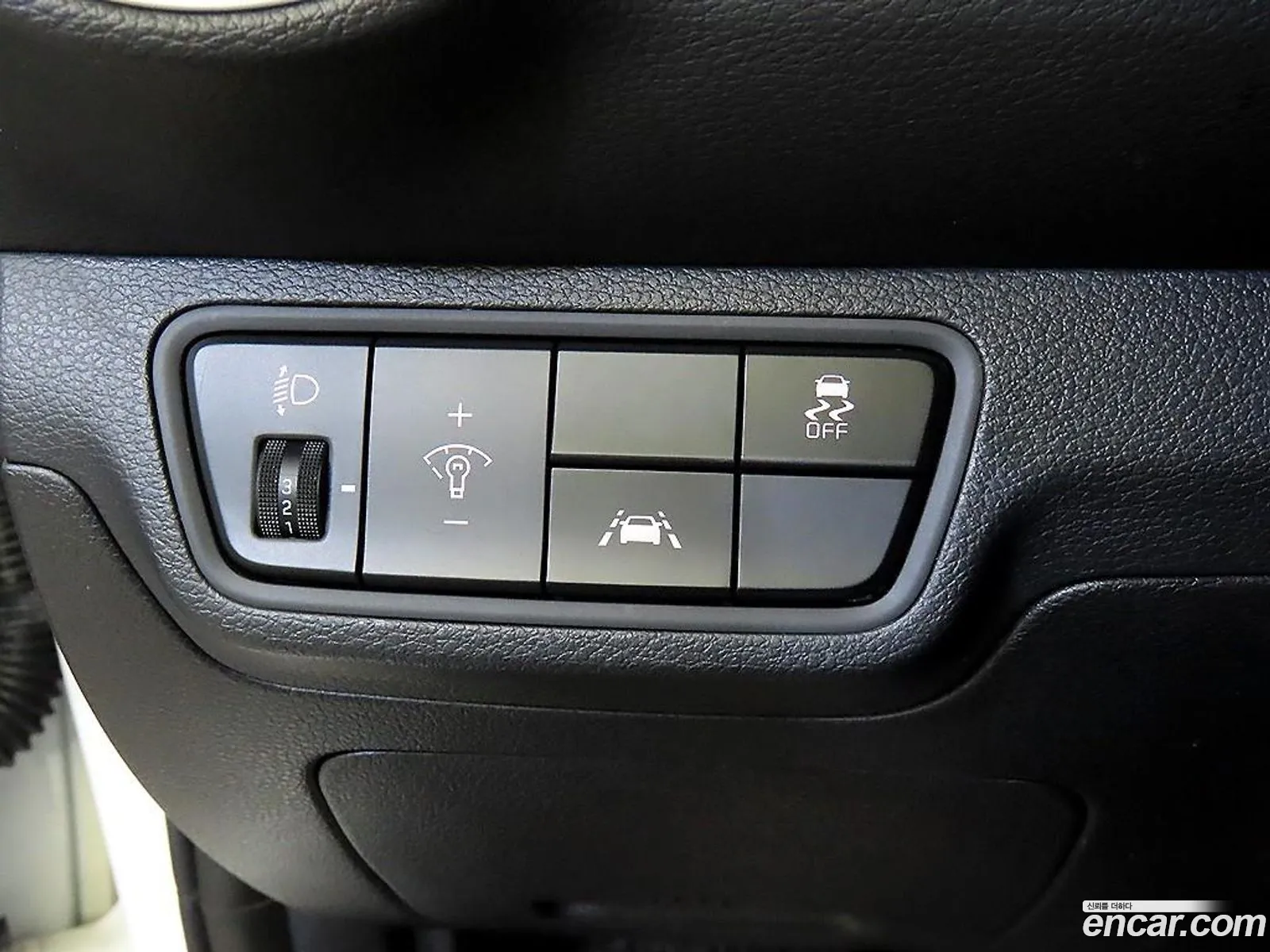 Kia K3 2019 — 10