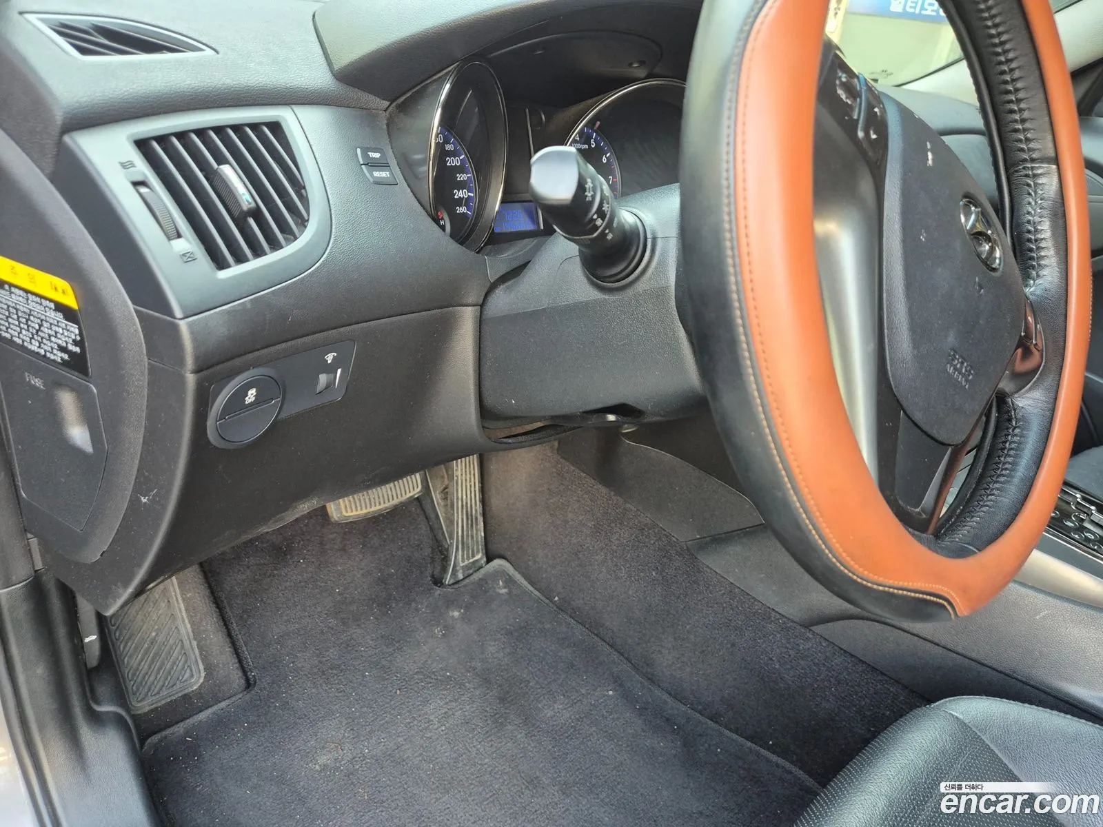 Hyundai Genesis Coupe 2011 — 12