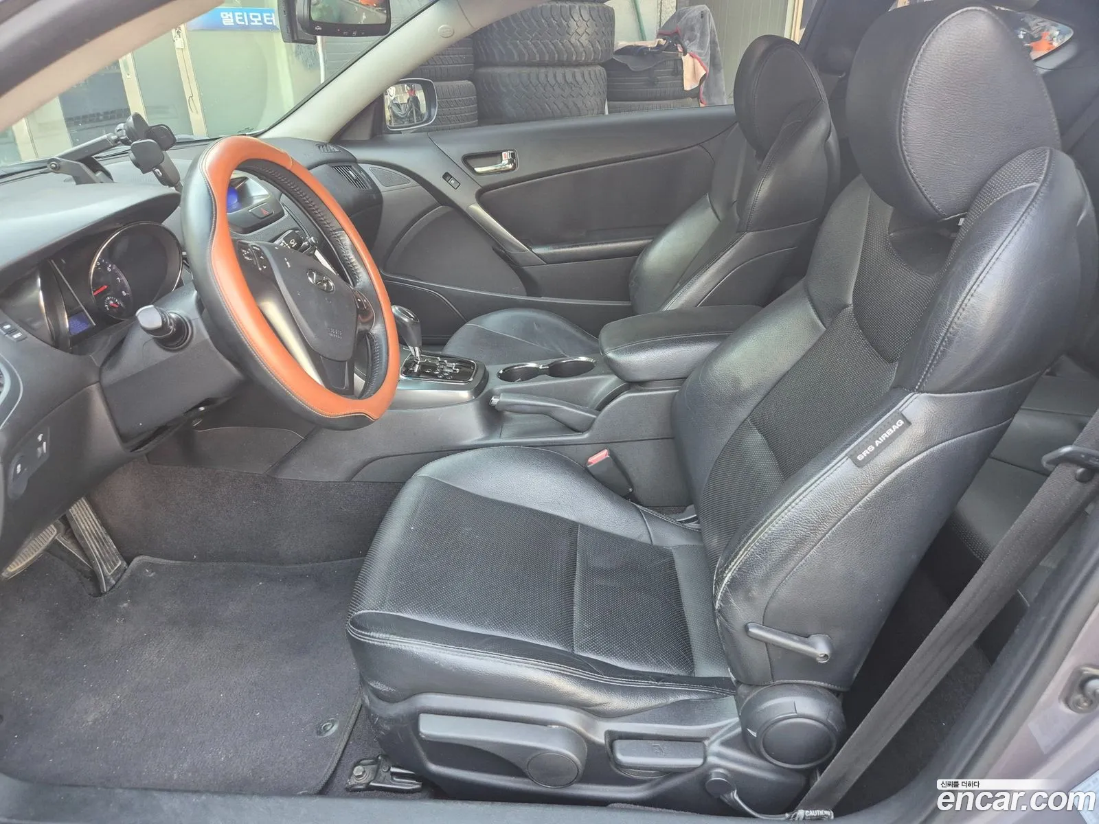 Hyundai Genesis Coupe 2011 — 3