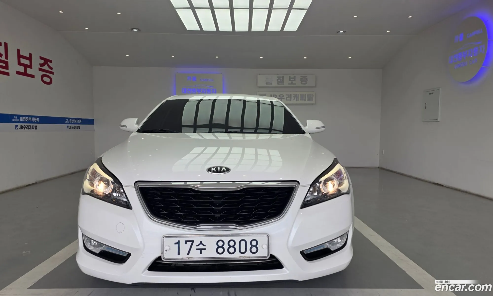 Kia K7 2011 — 17