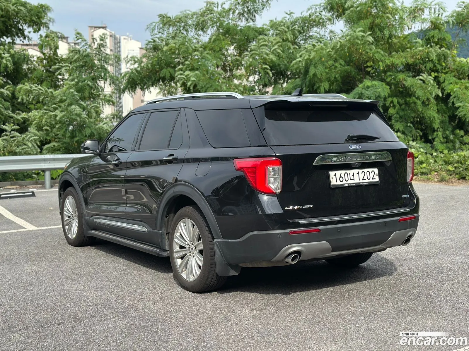 Ford Explorer 6th Gen 2020 — 4