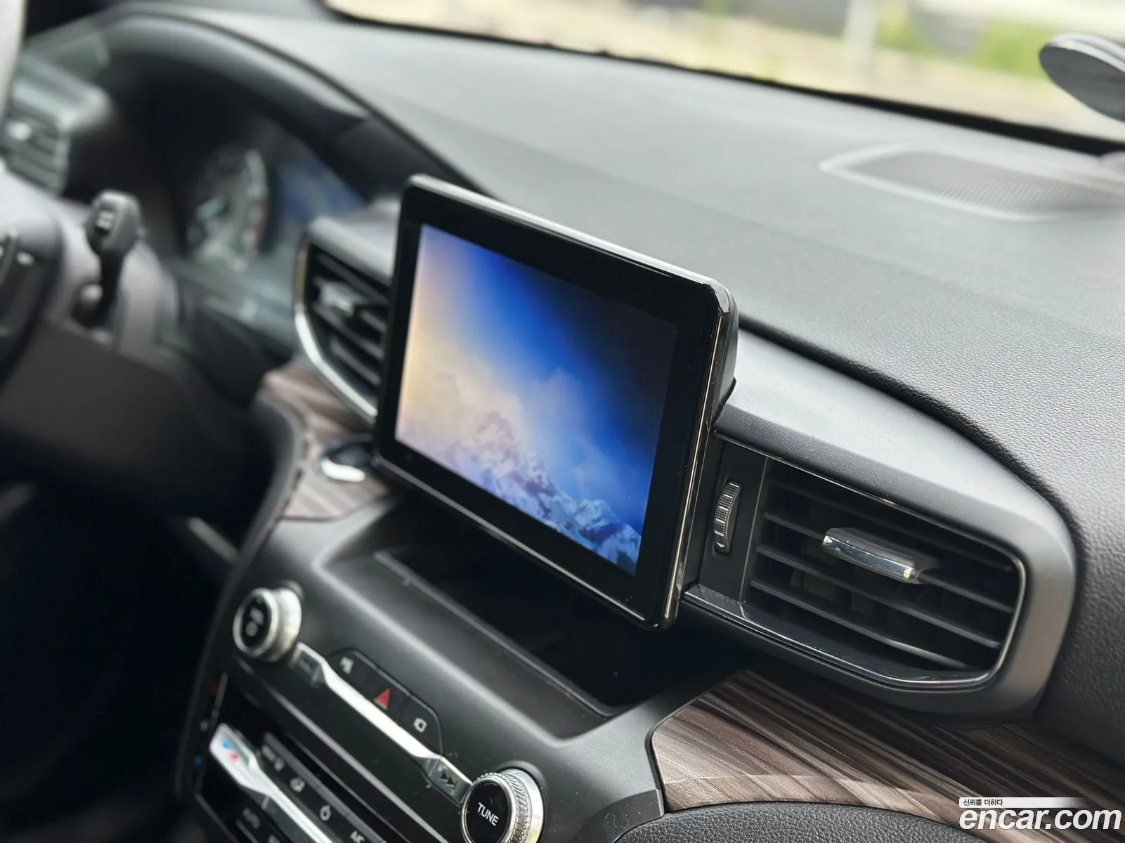 Ford Explorer 6th Gen 2020 — 20