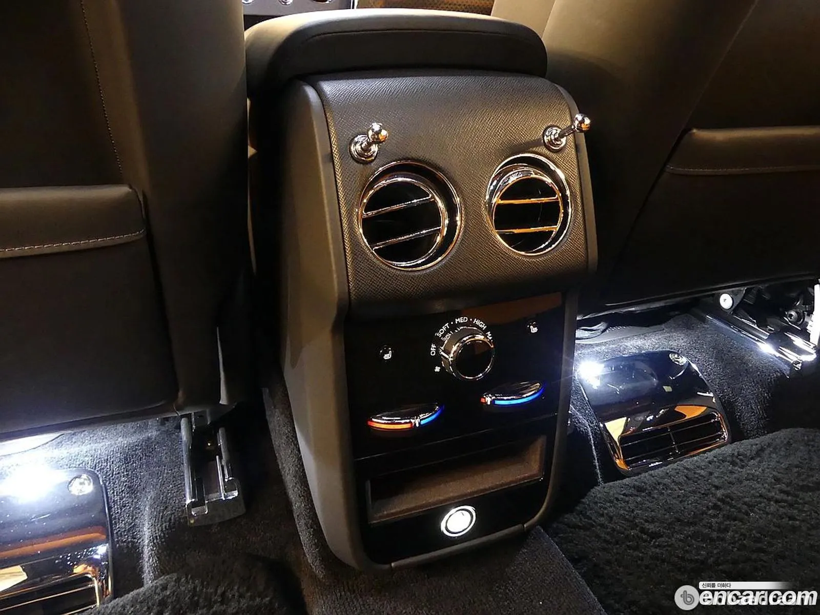 Rolls-Royce Cullinan 2021 — 16