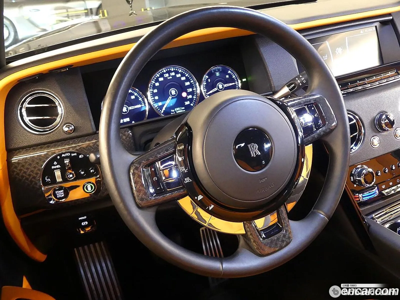 Rolls-Royce Cullinan 2021 — 18
