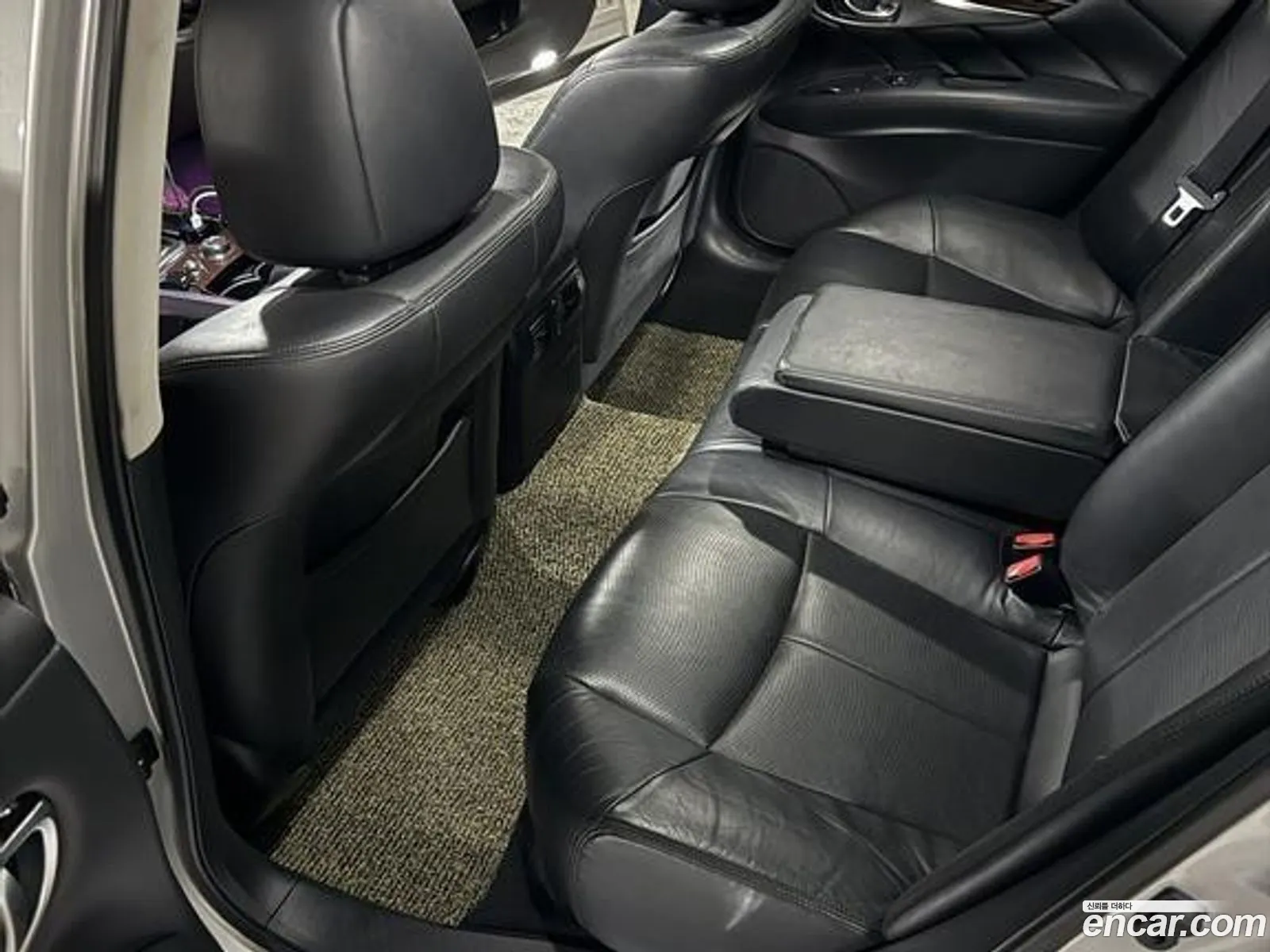 Infiniti M37 2010 — 12