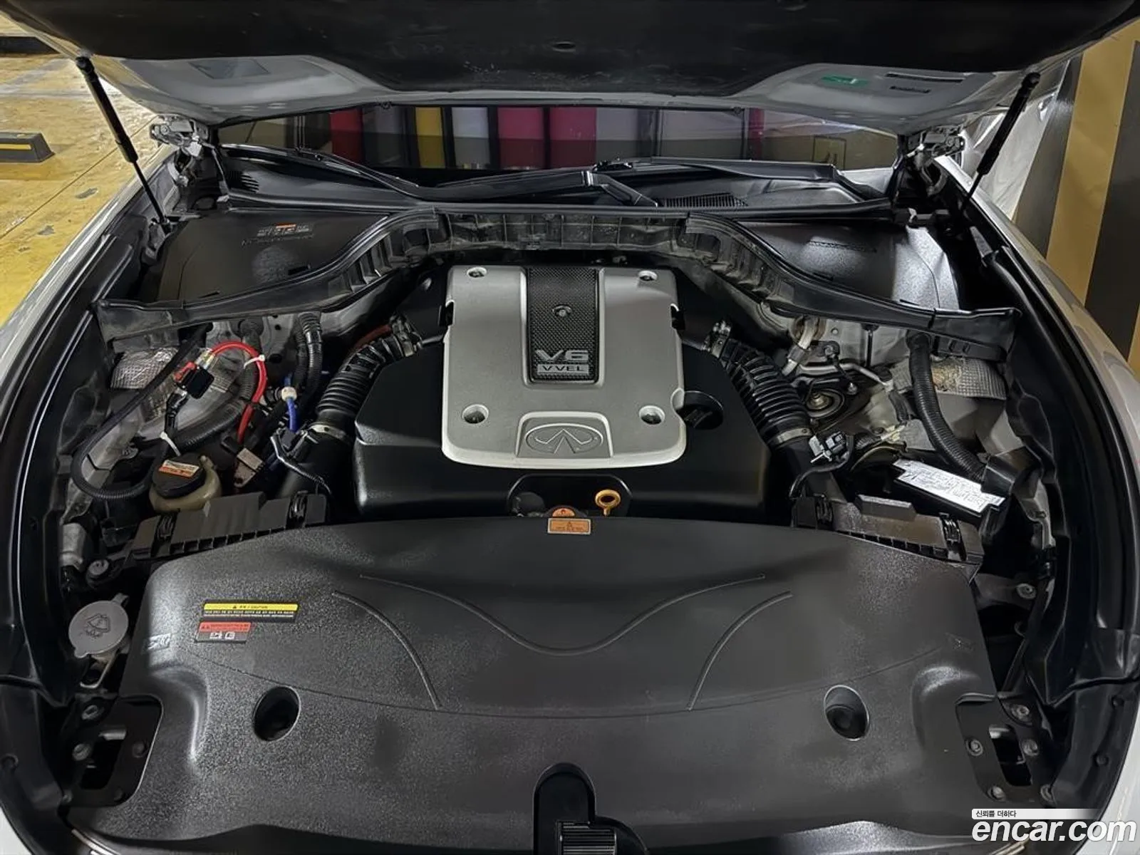 Infiniti M37 2010 — 16