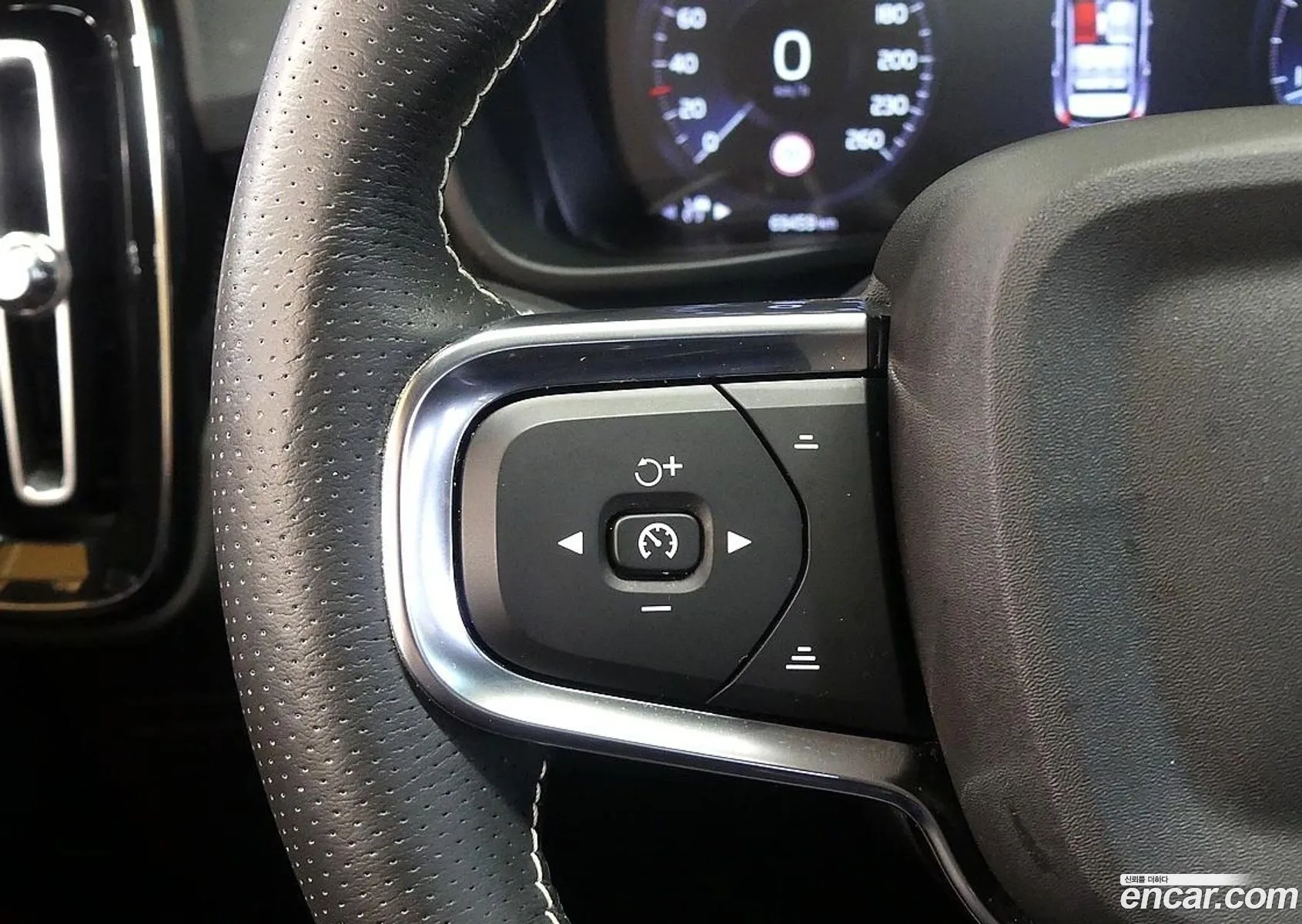 Volvo XC40 2021 — 16