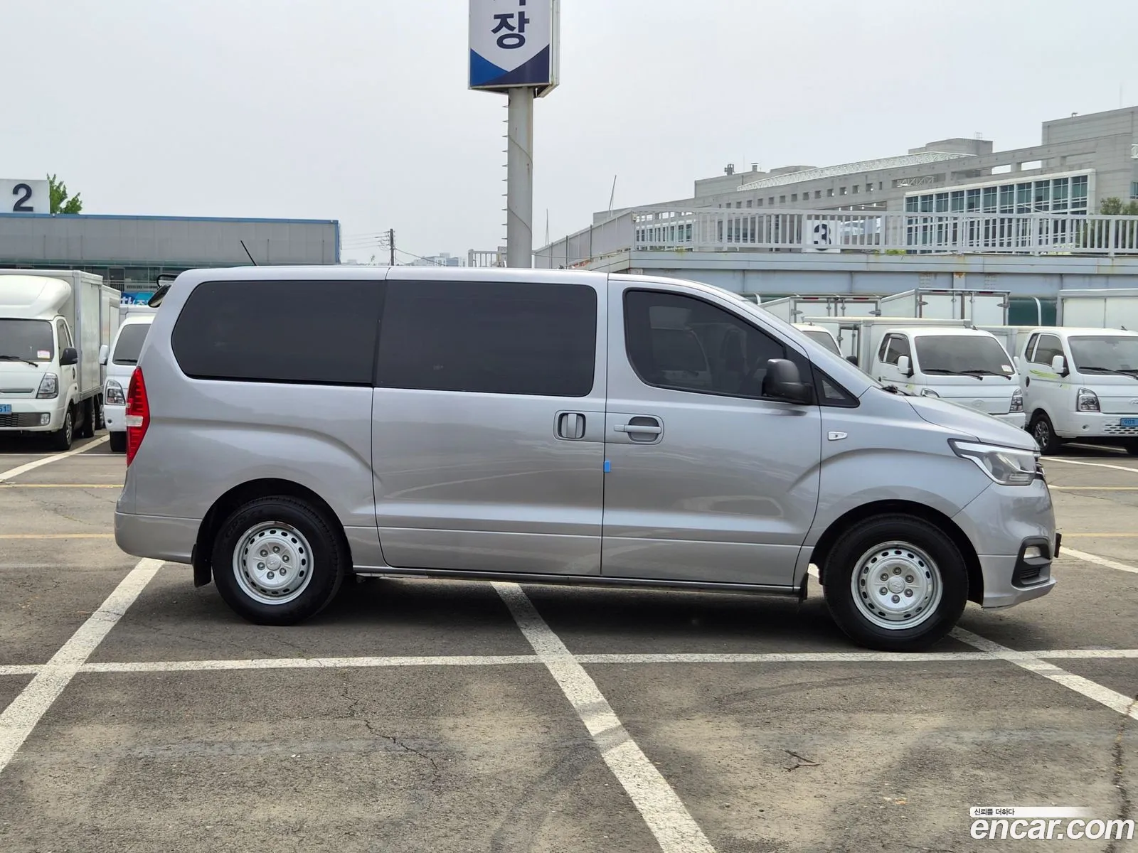 Hyundai Grand Starex 2018 — 16