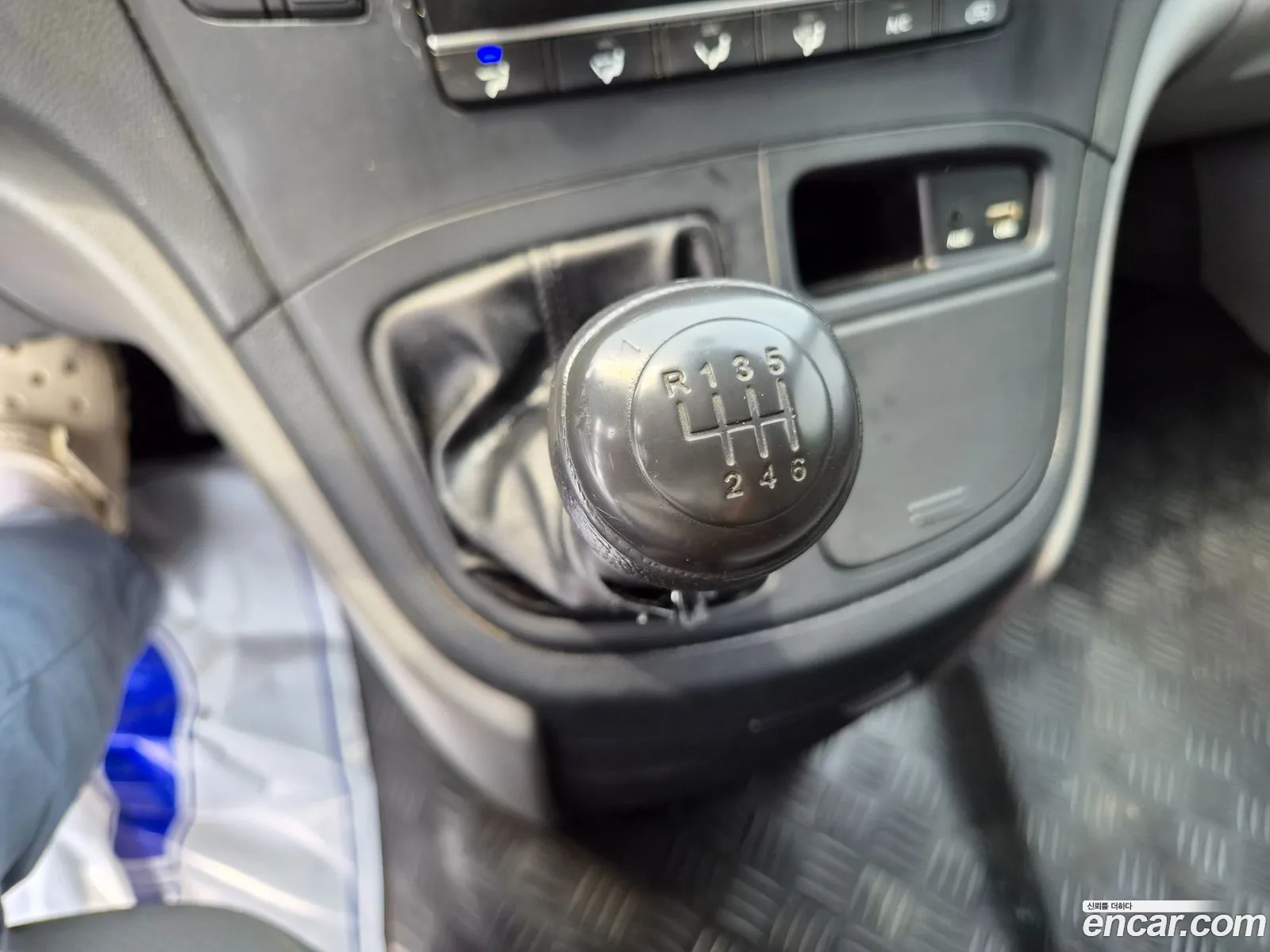 Hyundai Grand Starex 2018 — 18