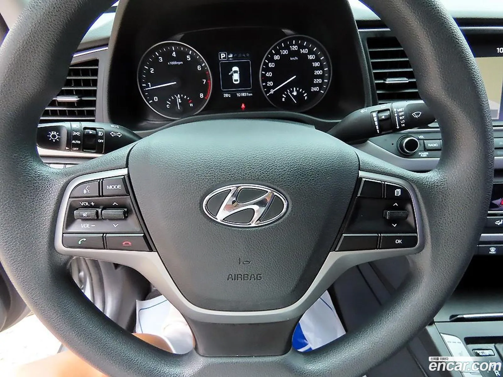Hyundai Elantra AD 2018 — 11
