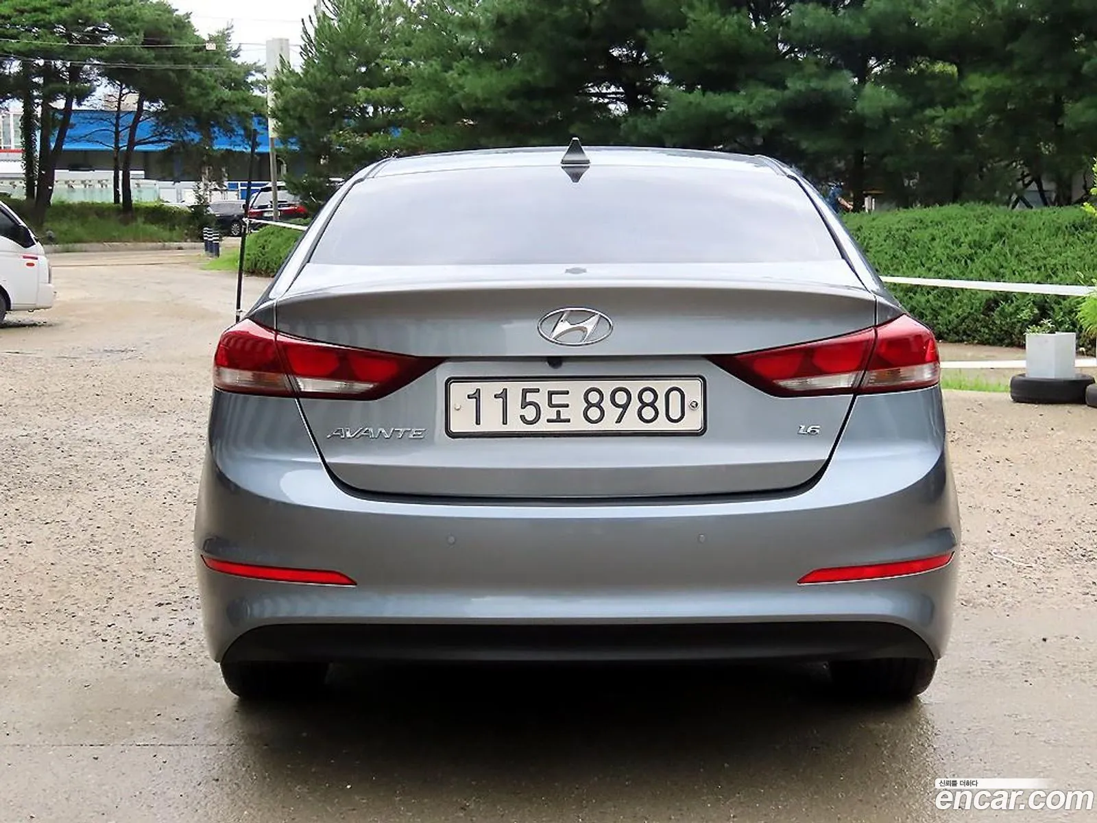 Hyundai Elantra AD 2018 — 12
