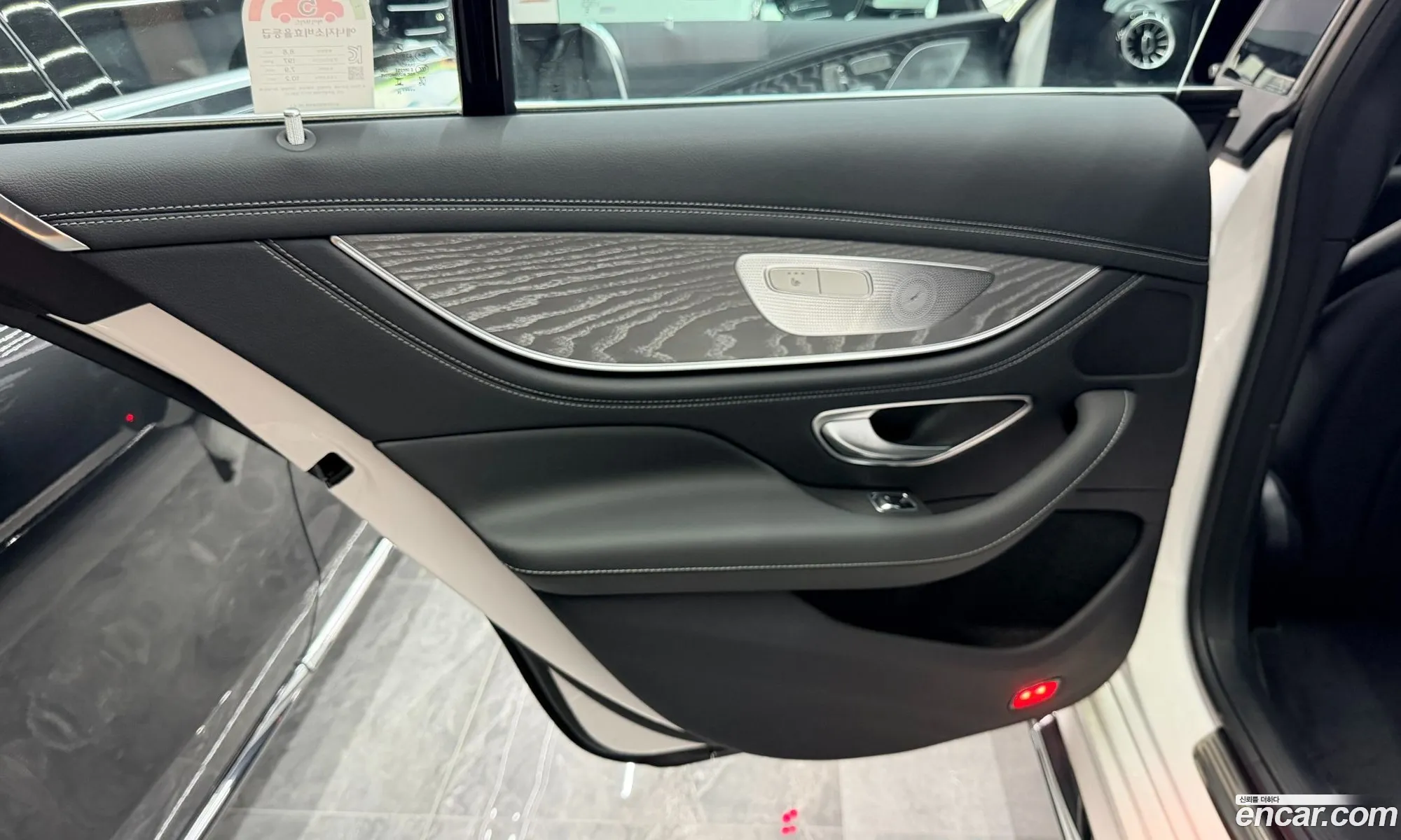 Mercedes-Benz AMG GT 2025 — 10