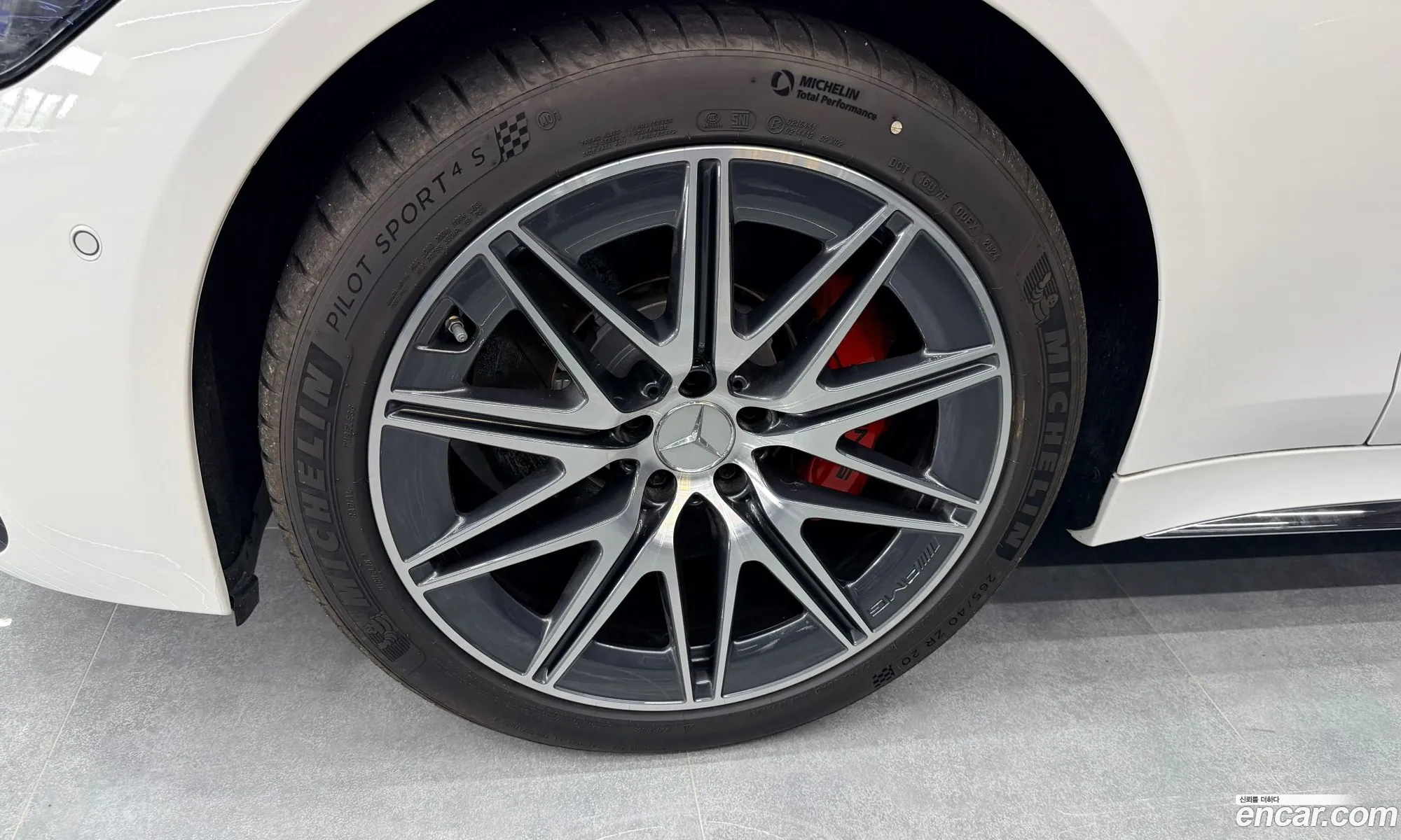 Mercedes-Benz AMG GT 2025 — 6