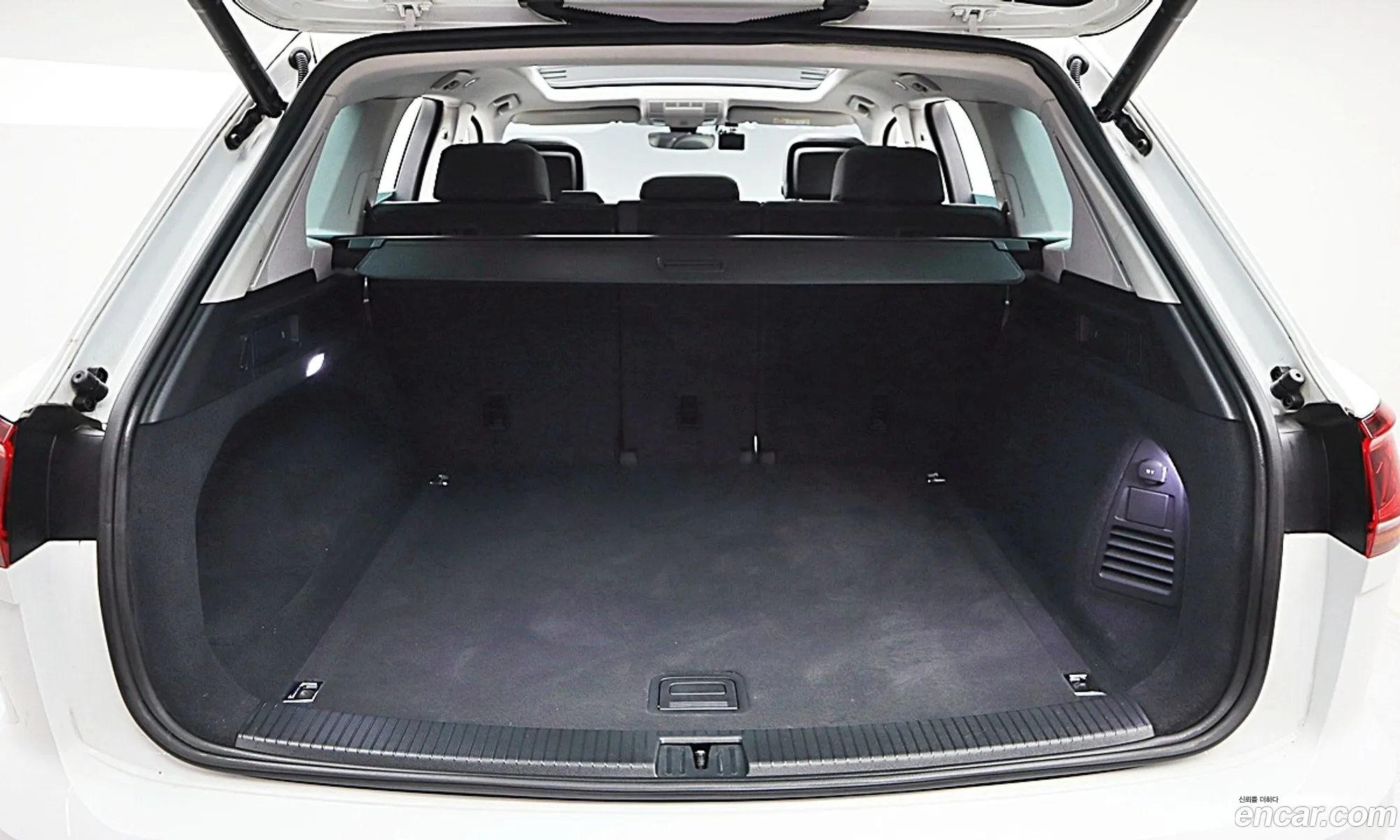 Volkswagen Touareg 2023 — 10