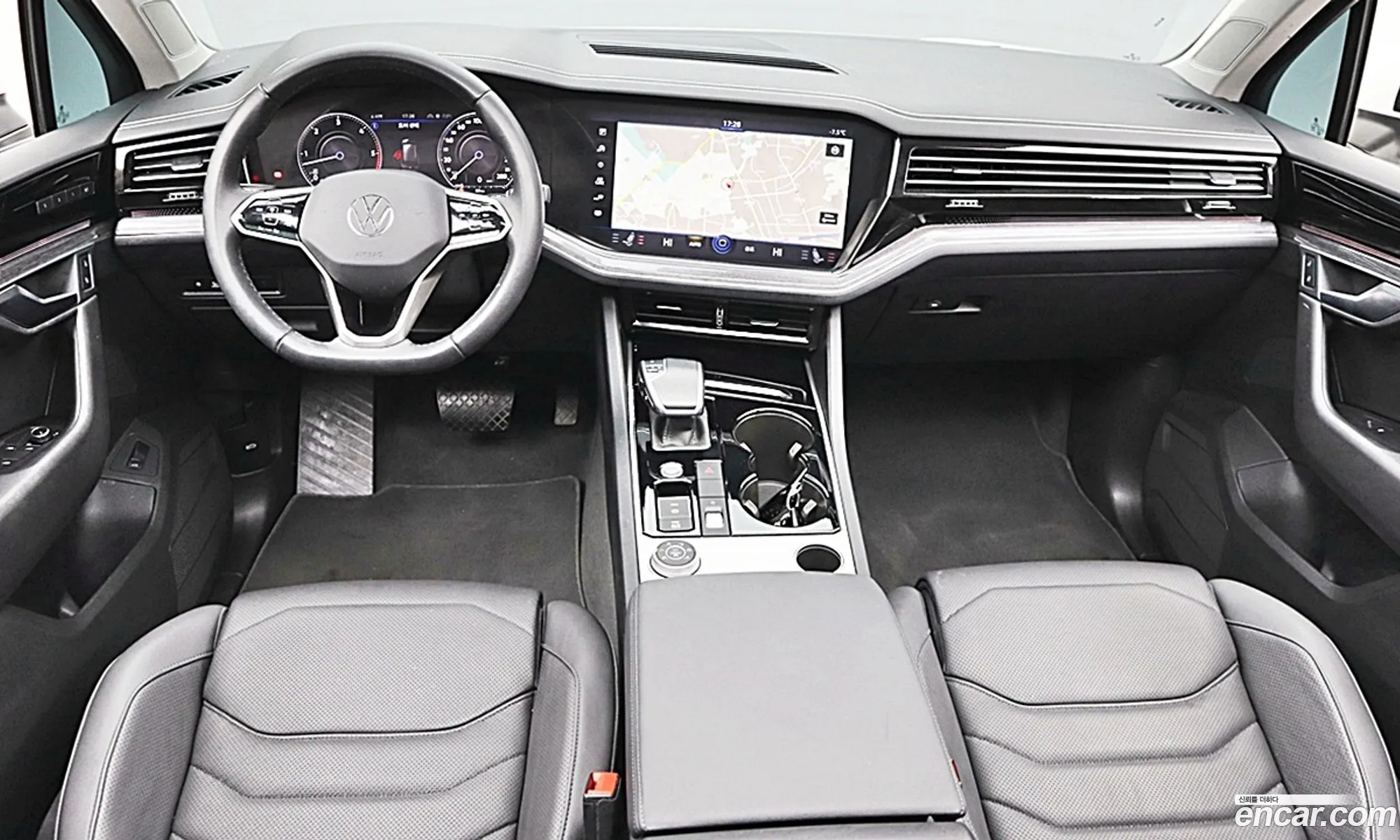 Volkswagen Touareg 2023 — 16