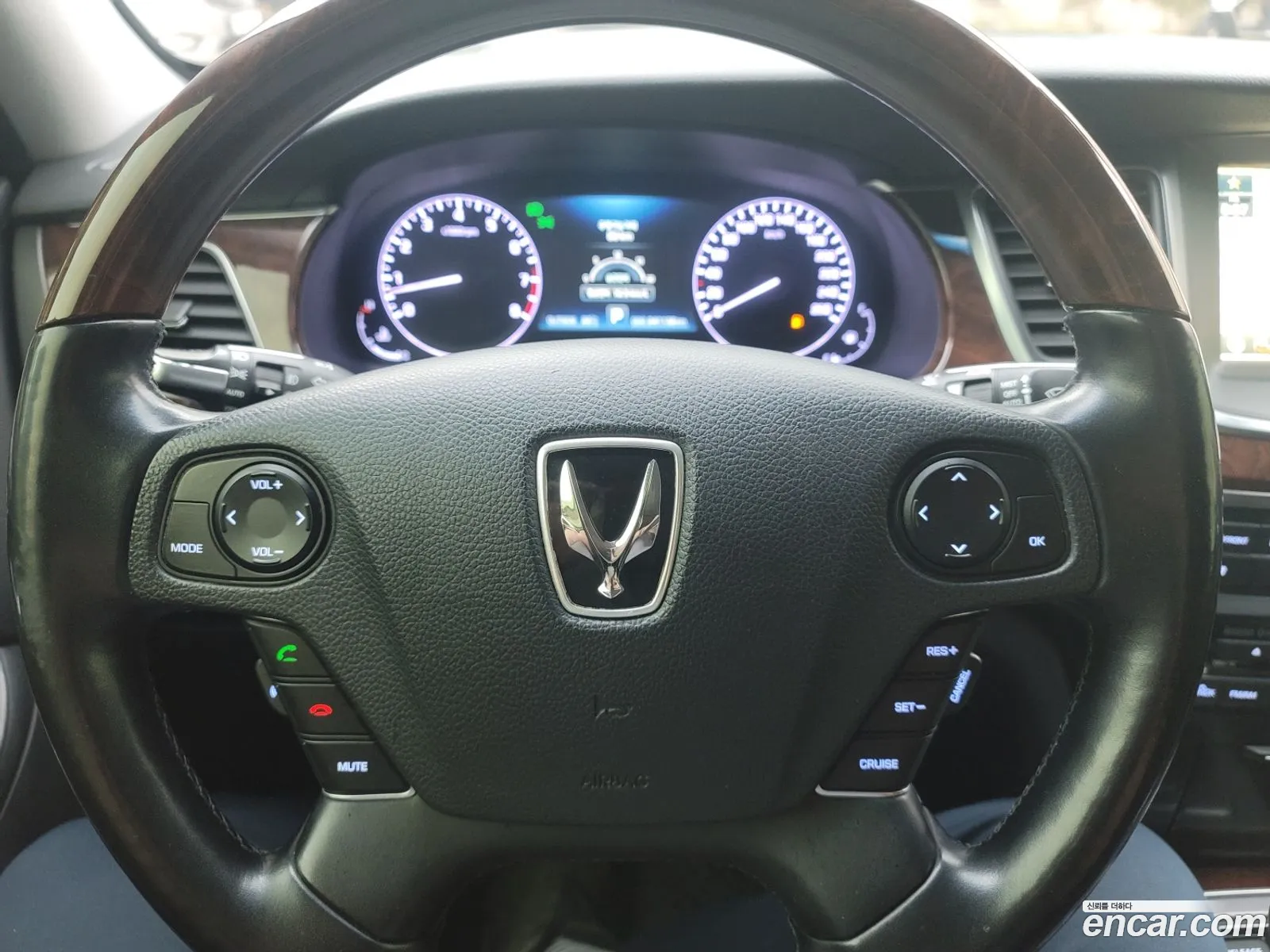 Hyundai Equus 2014 — 14