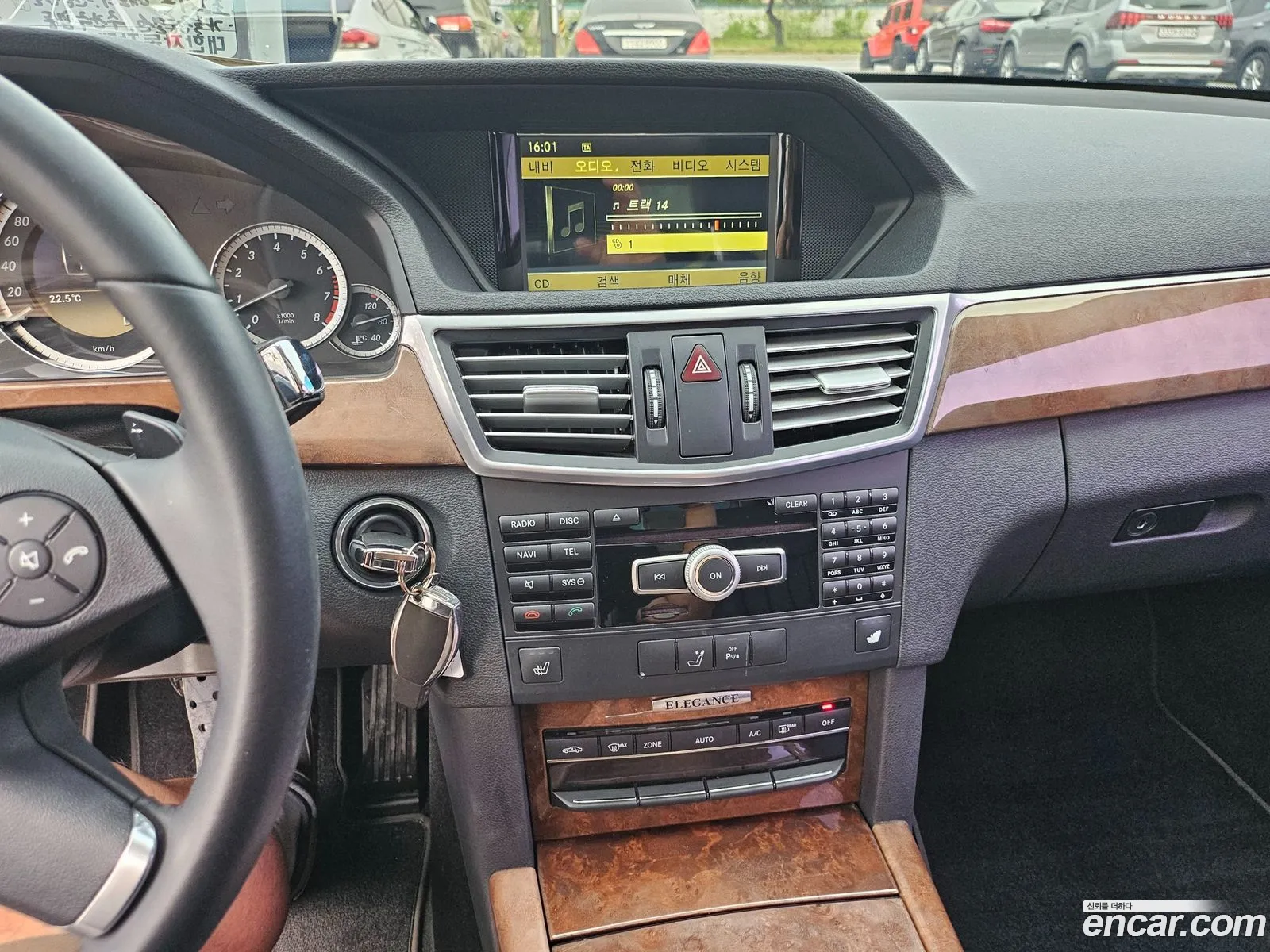 Mercedes-Benz E-Class W212 2012 — 6