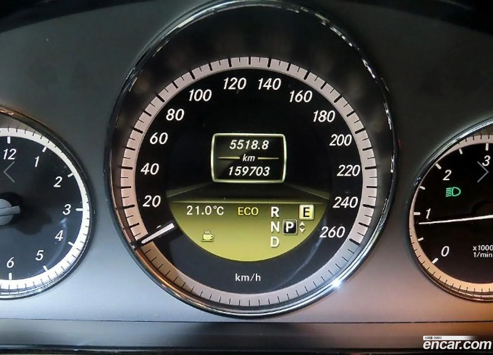 Mercedes-Benz E-Class W212 2011 — 14