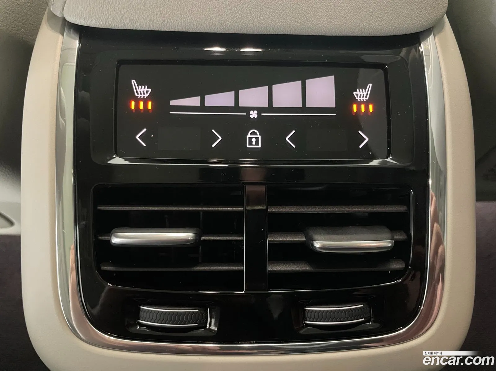 Volvo XC60 2025 — 10