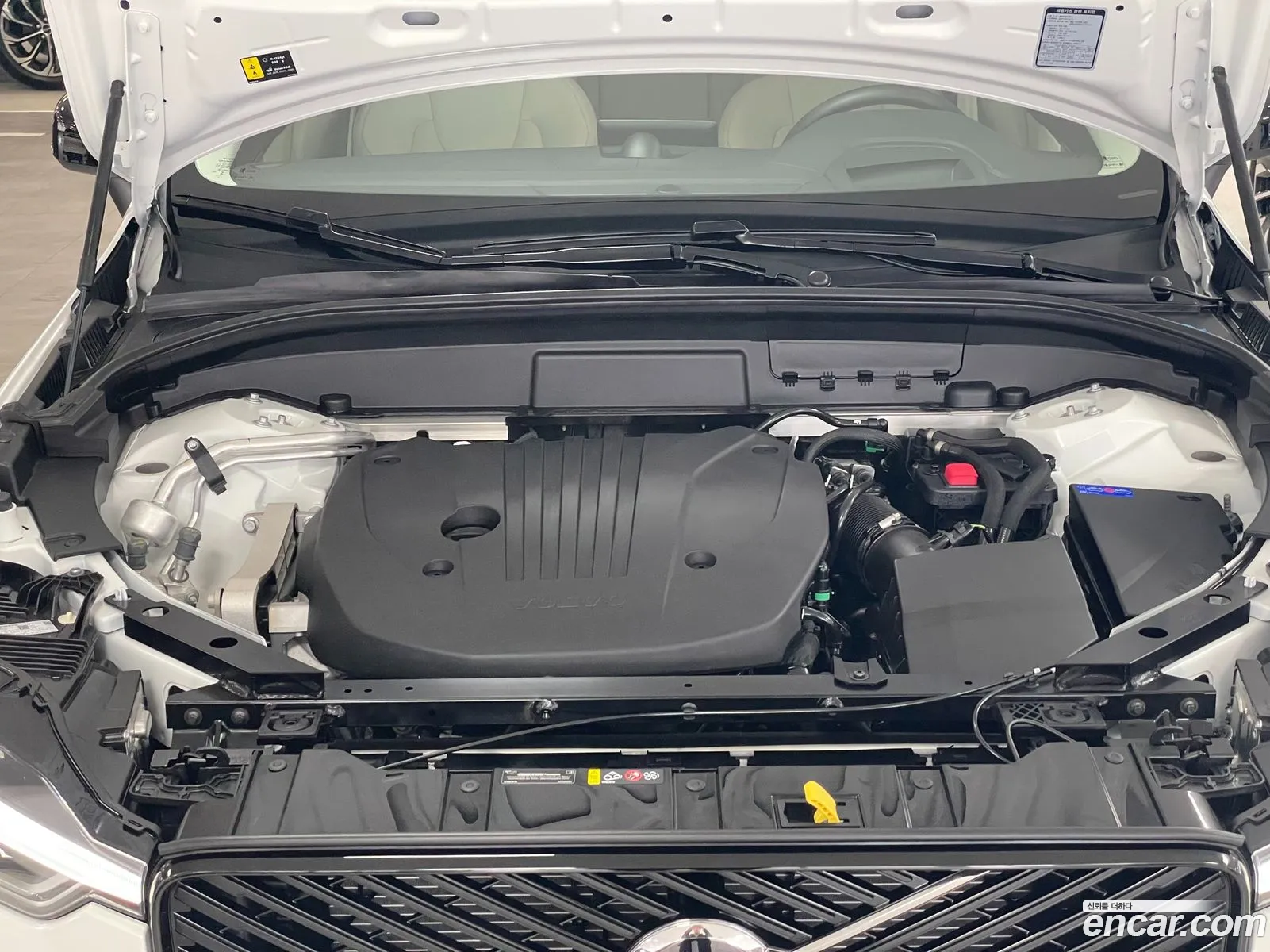 Volvo XC60 2025 — 18