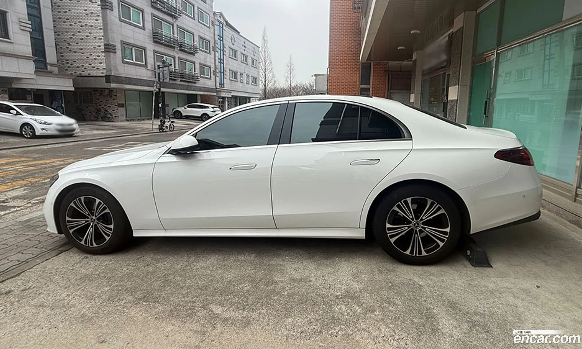 Mercedes-Benz E-Class W214 2024 — 11