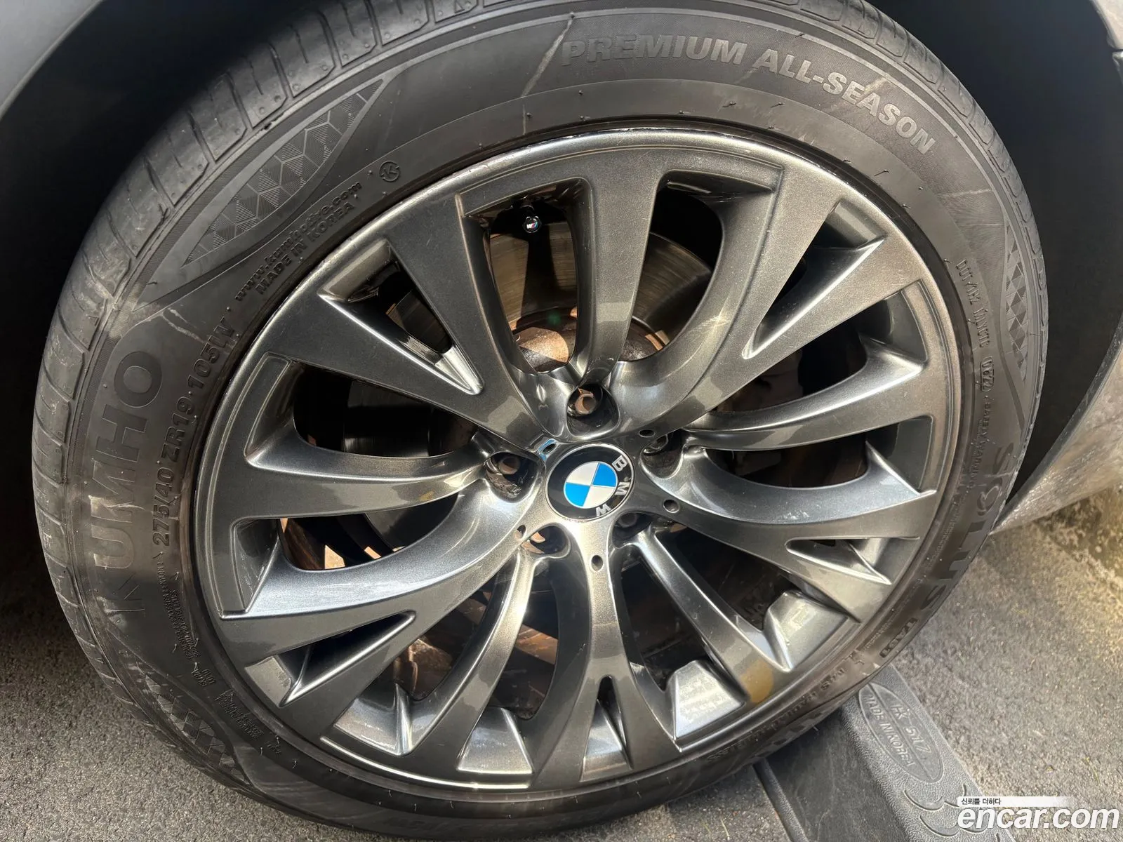 BMW 5 Series GT 2011 — 11