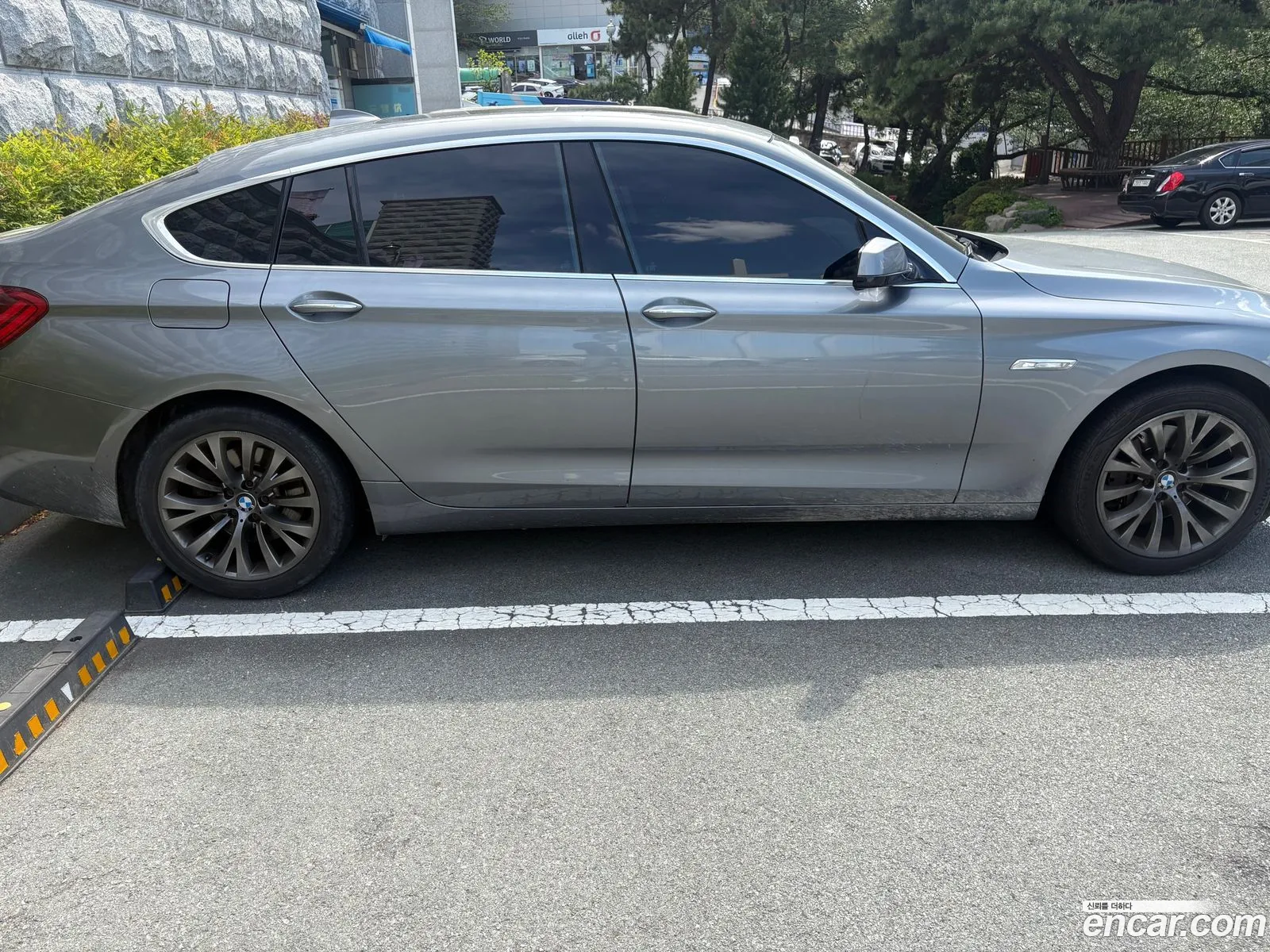 BMW 5 Series GT 2011 — 14
