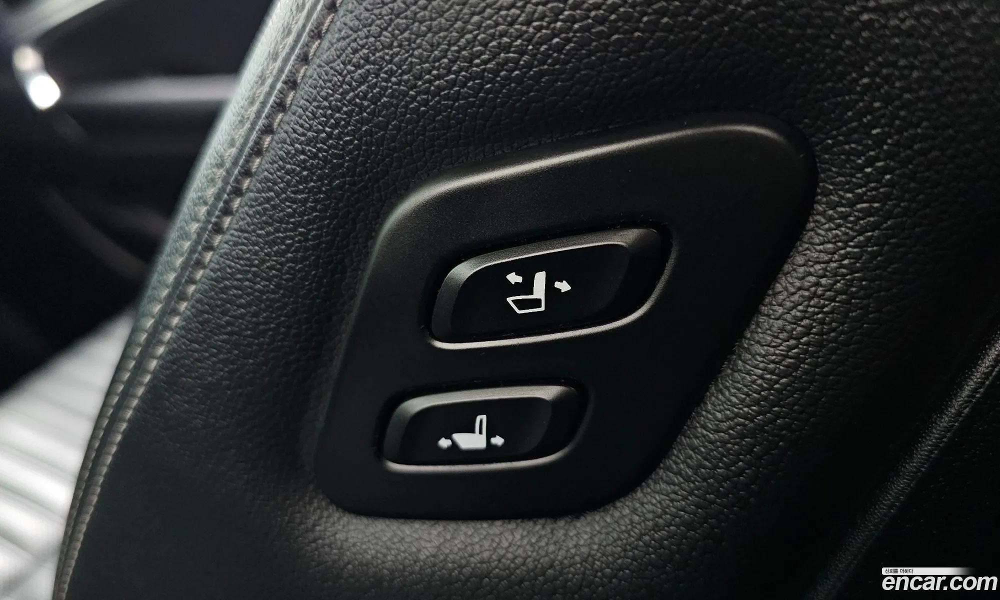 Genesis G70 2019 — 16