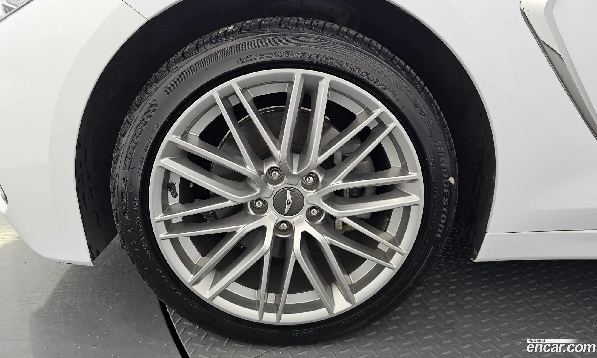 Genesis G70 2019 — 14