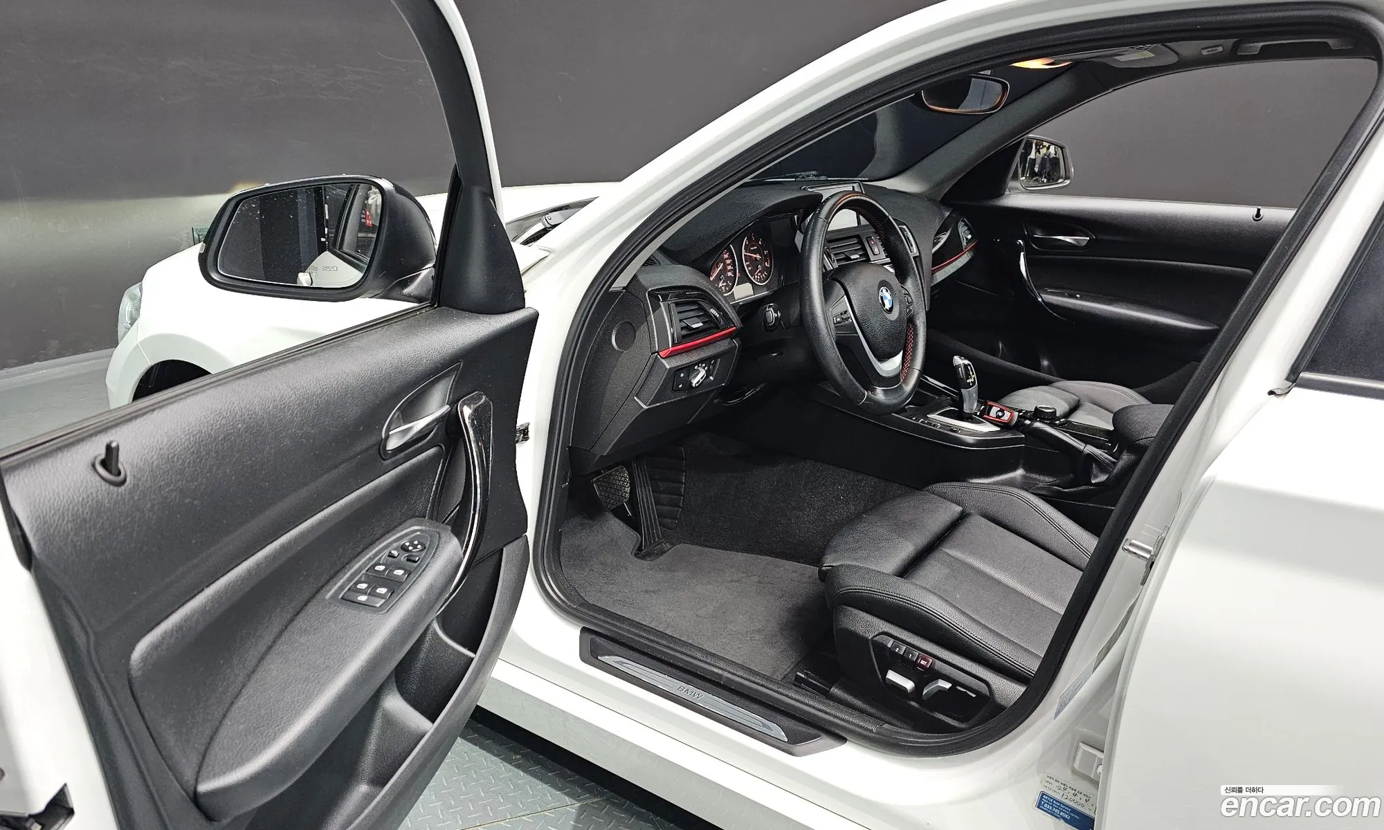 BMW 1 Series 2017 WBA1S5100H5G76747 — 3