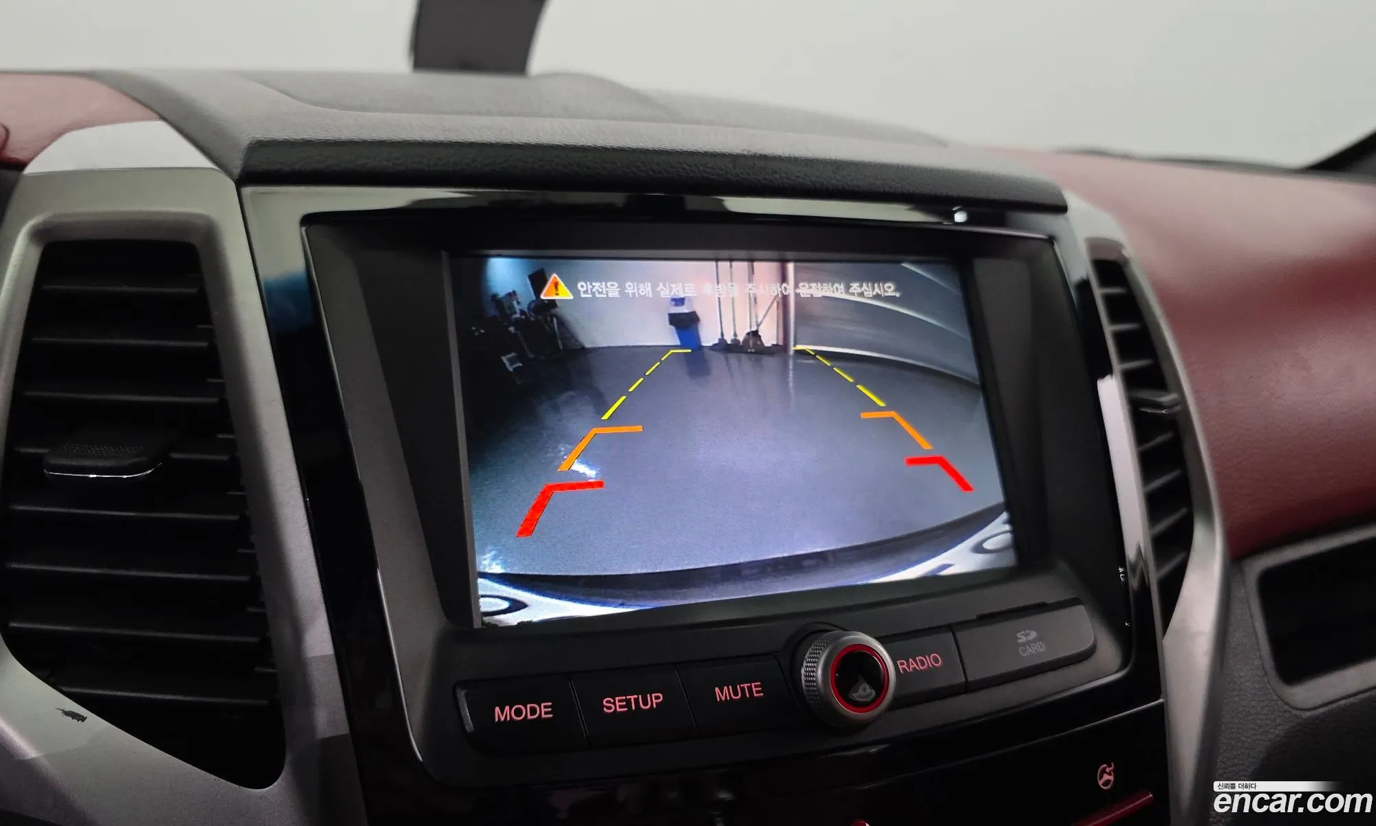 KG Mobility (SsangYong) Tivoli 2015 — 12
