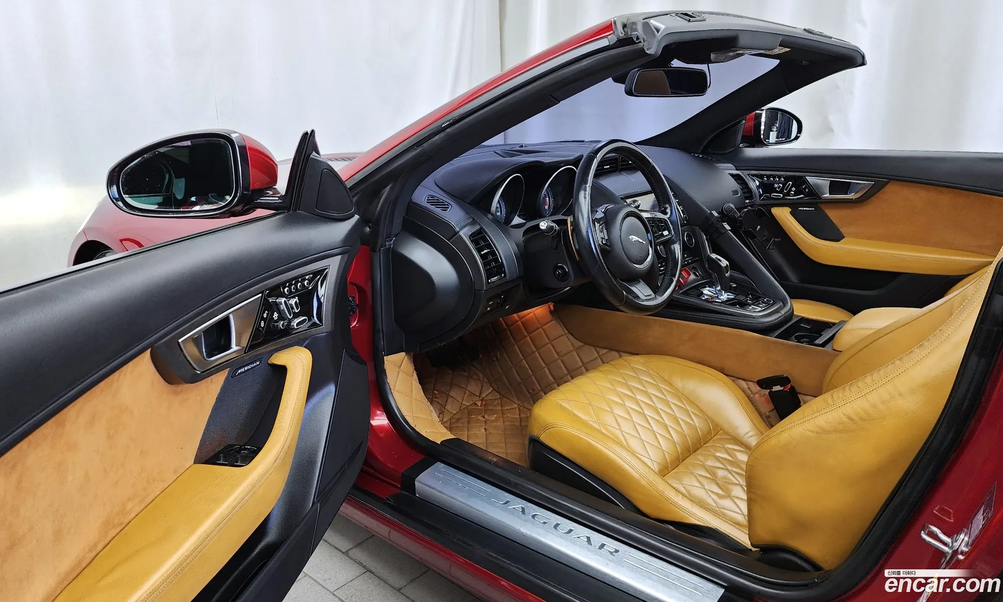 Jaguar F-Type 2014 SAJAA65C5E8K06786 — 5