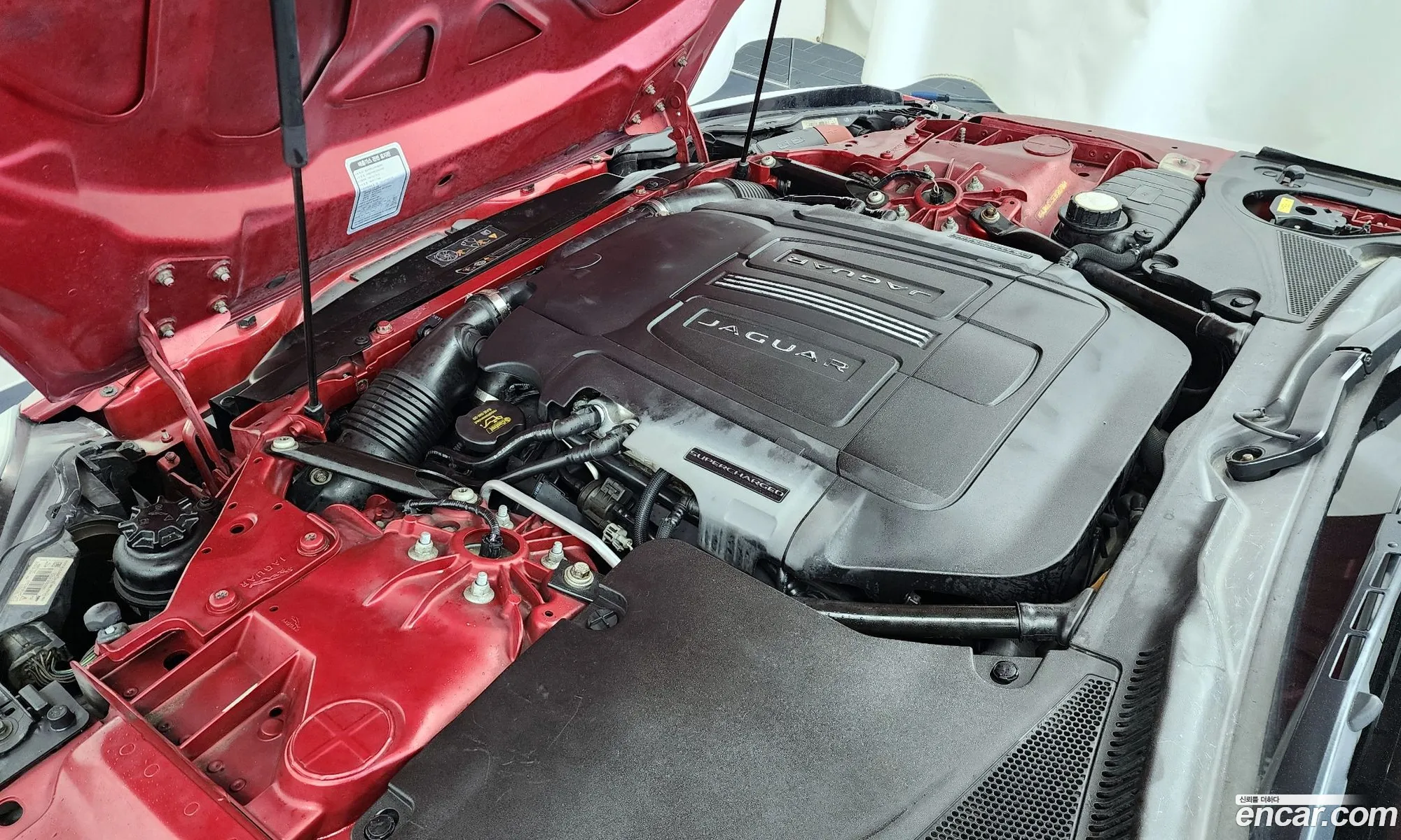 Jaguar F-Type 2014 SAJAA65C5E8K06786 — 9