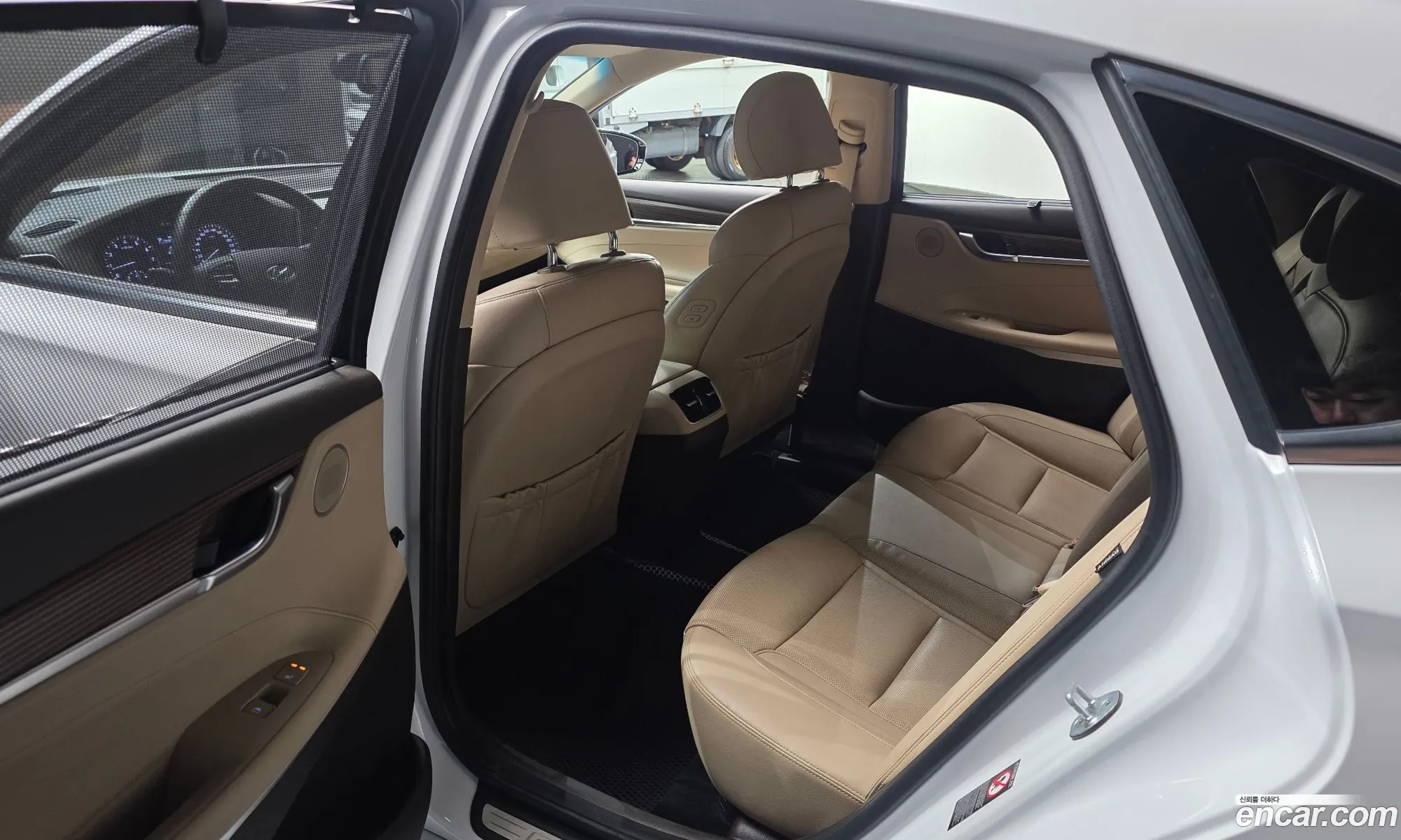 Hyundai Grandeur IG 2017 — 28