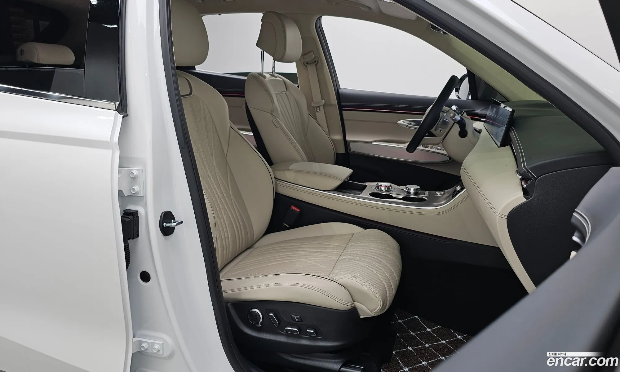 Genesis GV70 2024 — 25