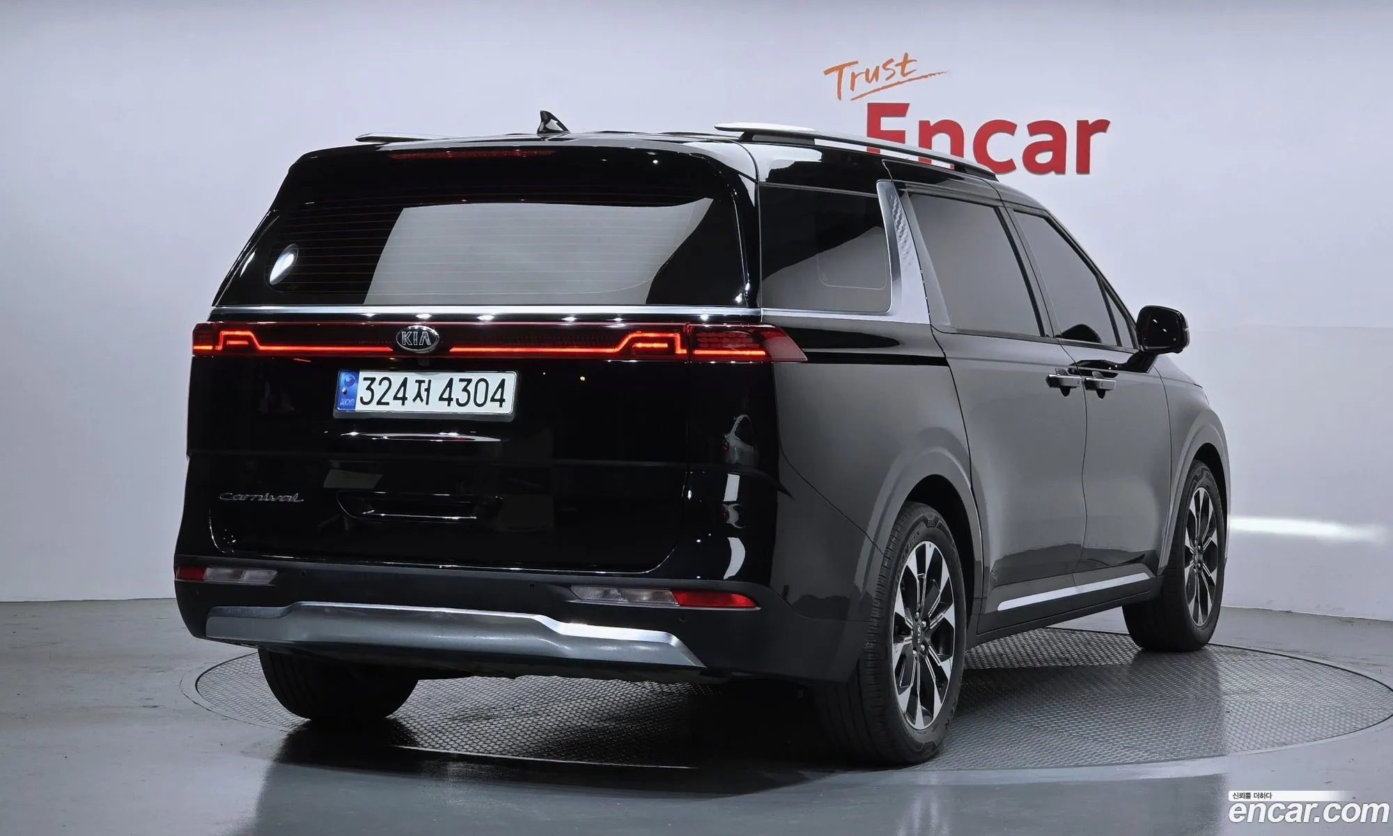 Kia Carnival 2021 — 4