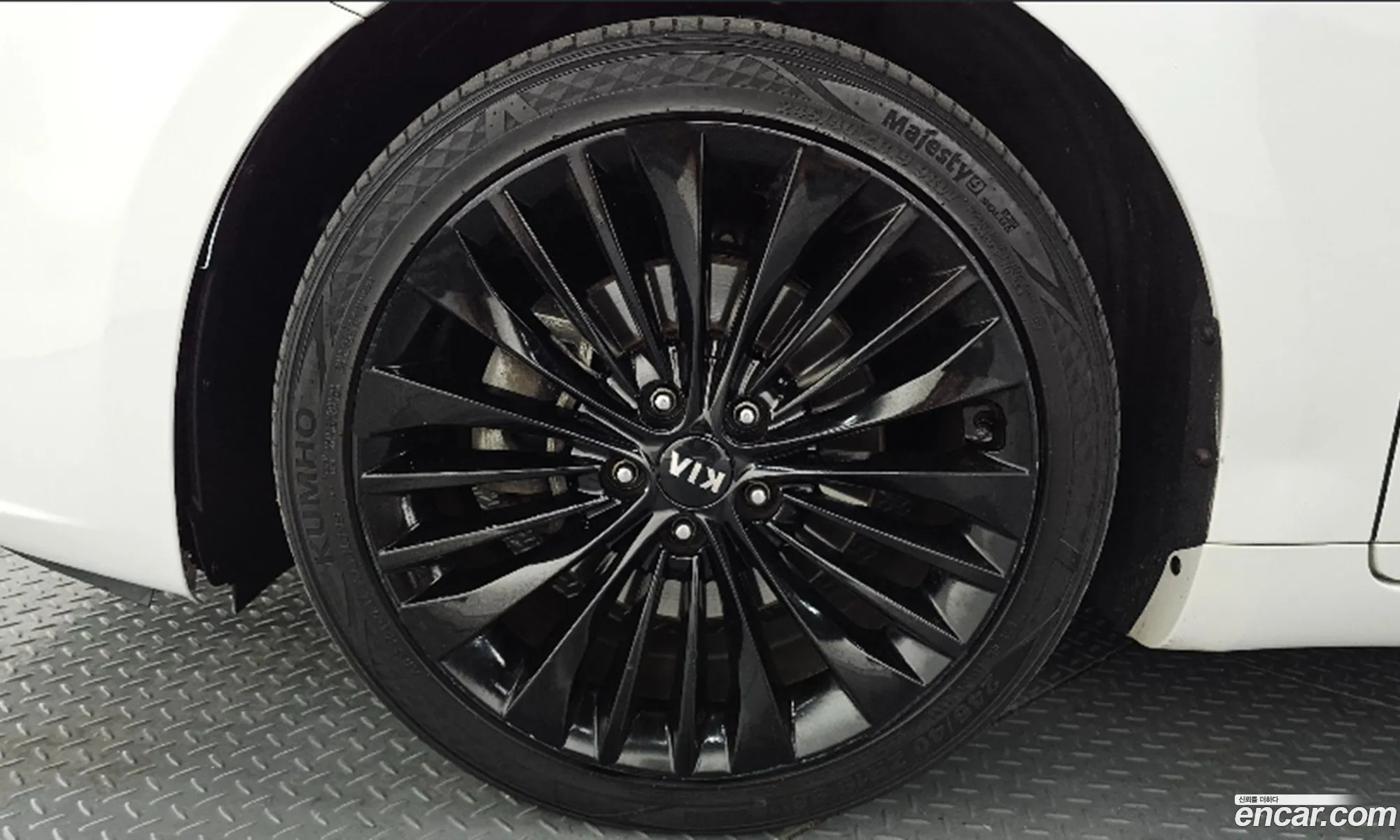 Kia K7 2016 — 11