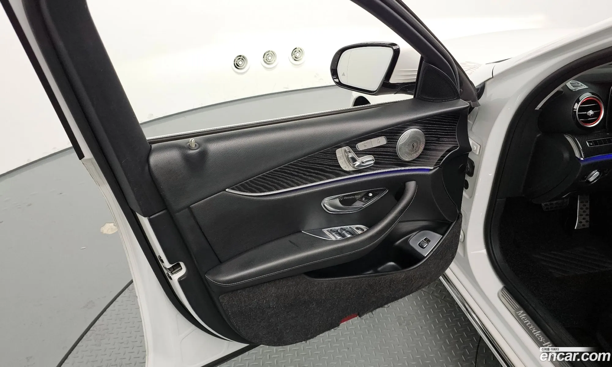 Mercedes-Benz E-Class W213 2017 WDDZF0EB7HA174921 — 16