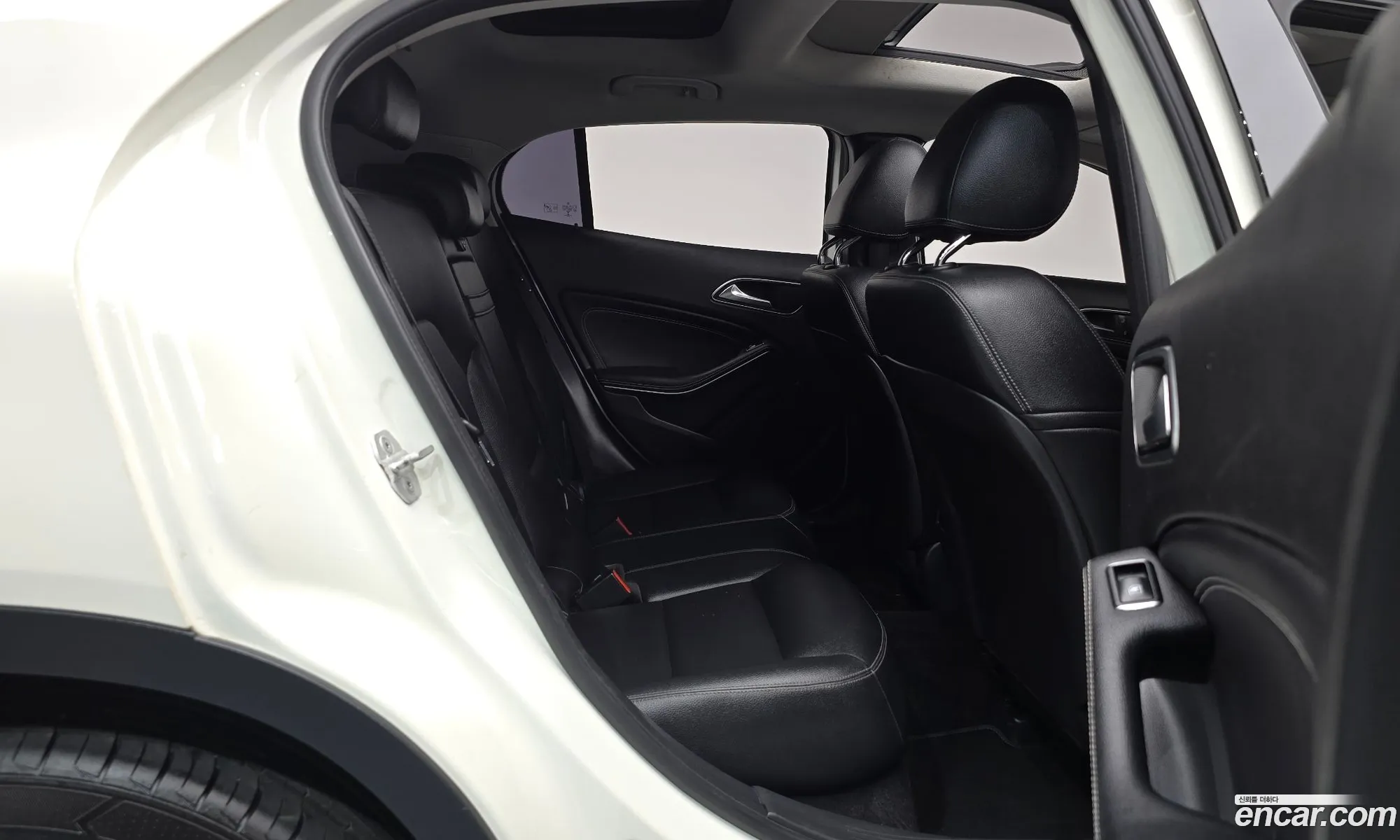 Mercedes-Benz GLA-Class X156 2015 — 12