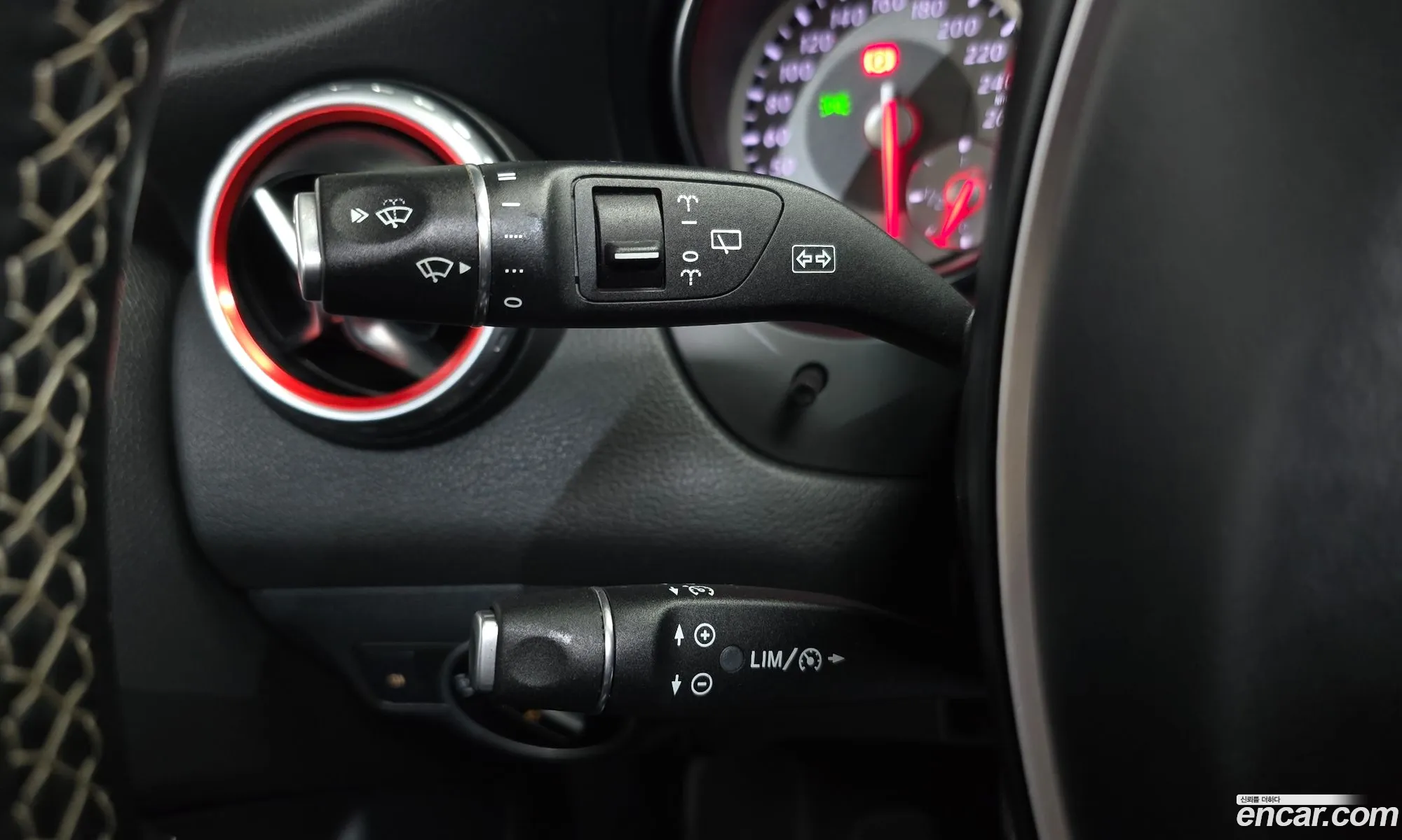 Mercedes-Benz GLA-Class X156 2015 — 18