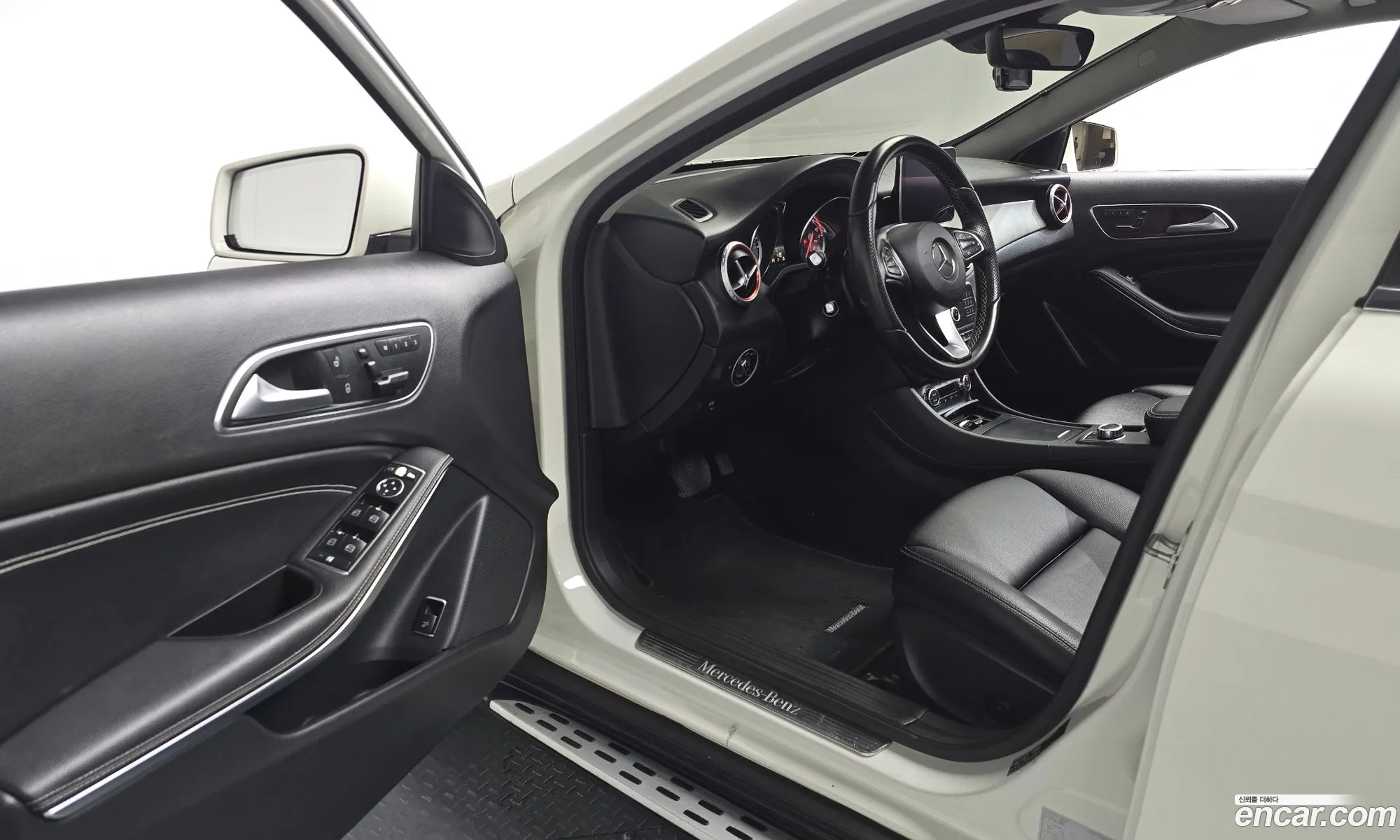 Mercedes-Benz GLA-Class X156 2015 — 4
