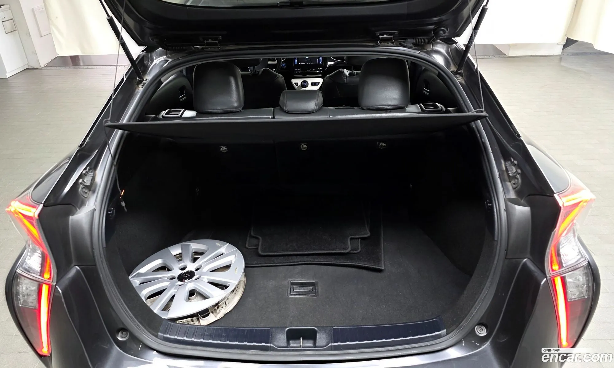 Toyota Prius 2017 JTDKBRFU9H3576715 — 6