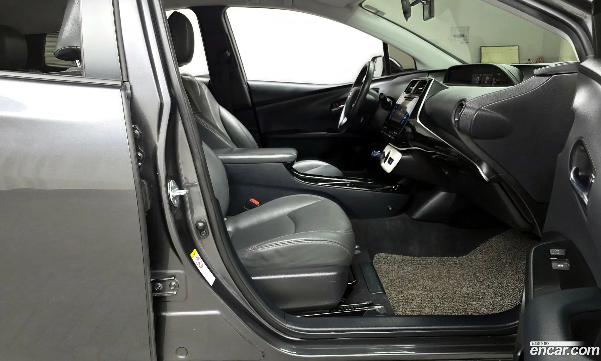 Toyota Prius 2017 JTDKBRFU9H3576715 — 17