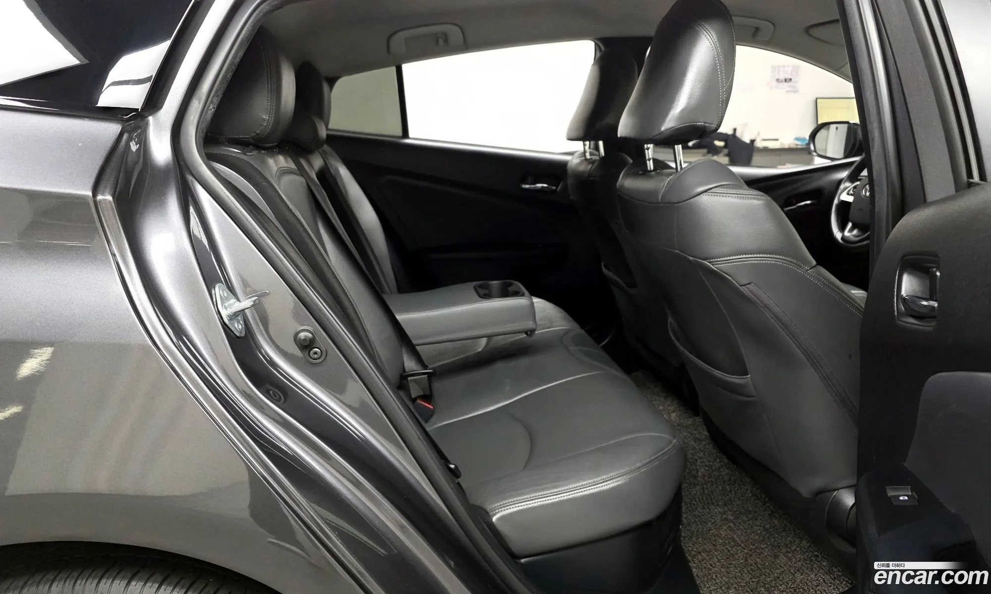 Toyota Prius 2017 JTDKBRFU9H3576715 — 19