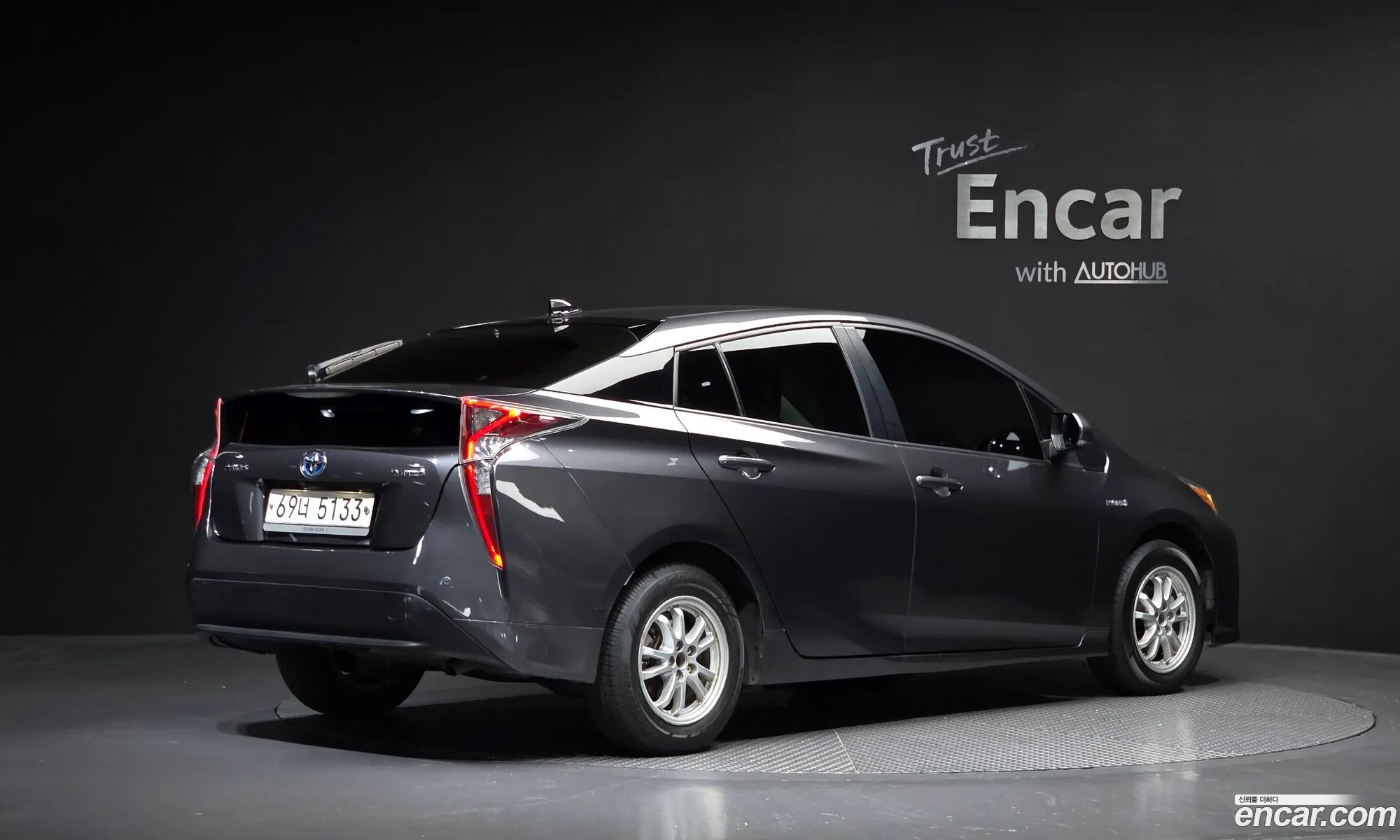 Toyota Prius 2017 JTDKBRFU9H3576715 — 2