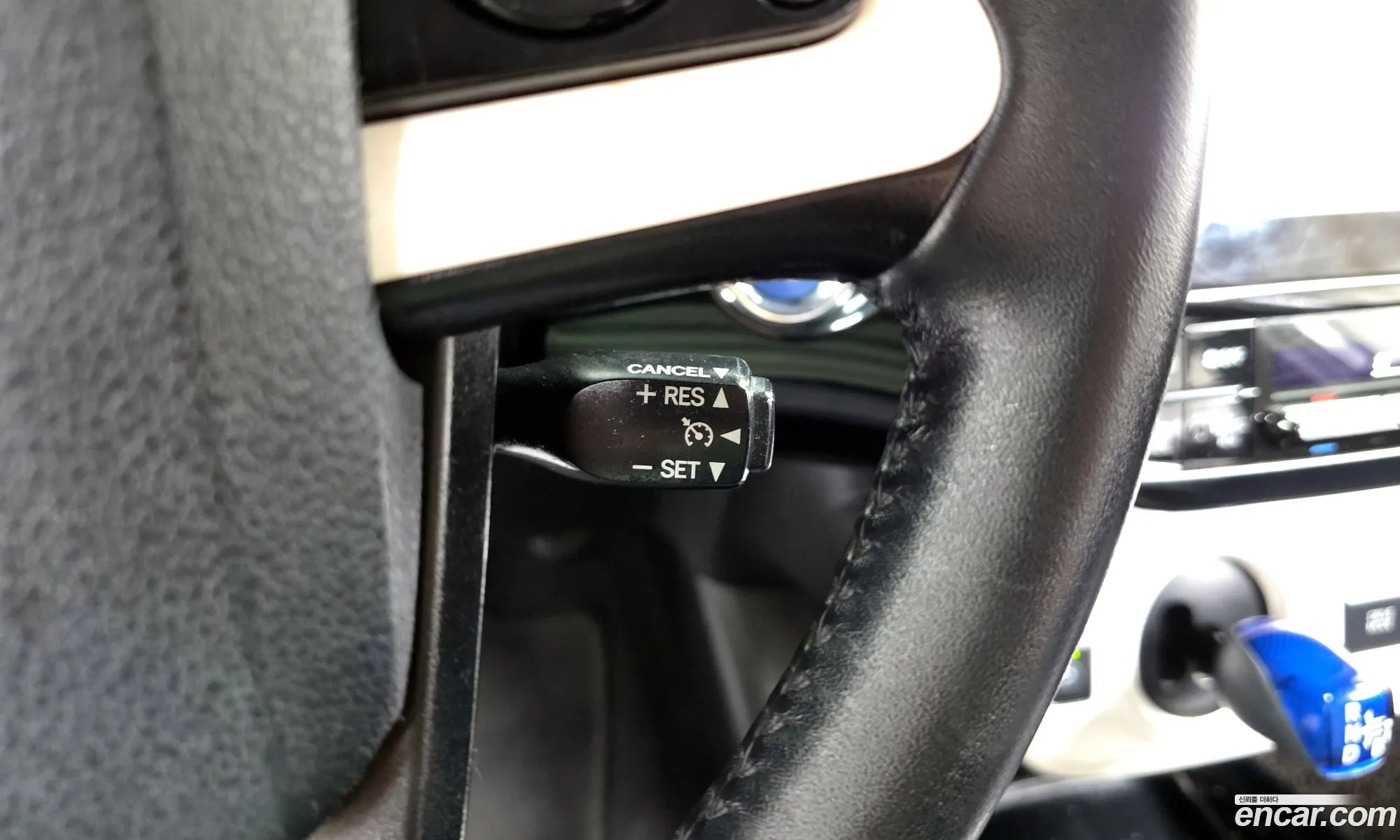 Toyota Prius 2017 JTDKBRFU9H3576715 — 16